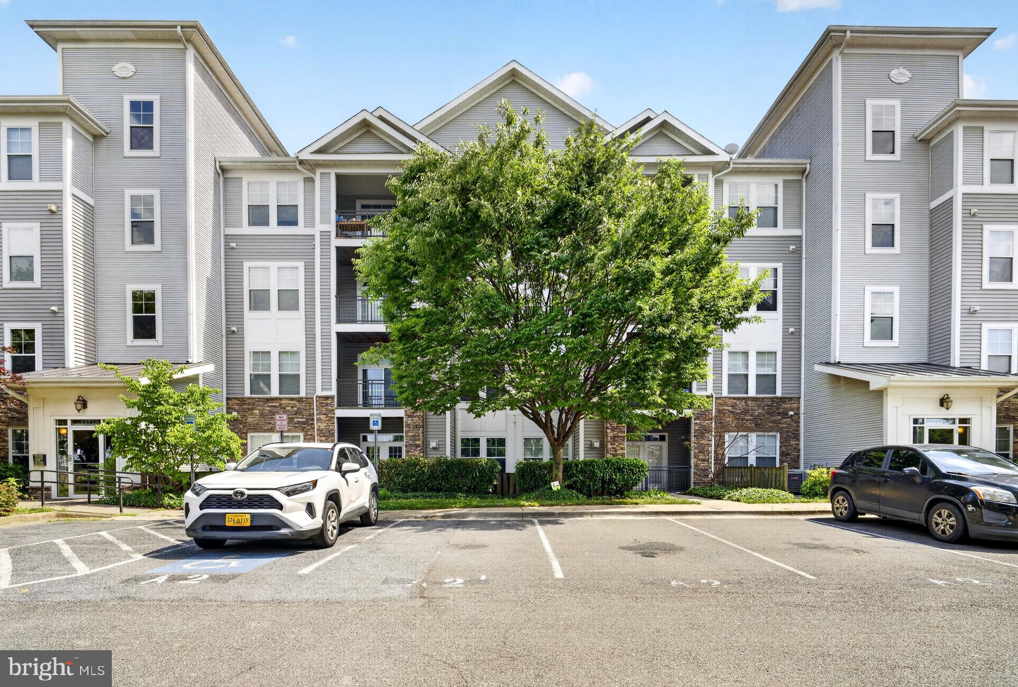 THE ADDISON AT ST PAUL - Residential
