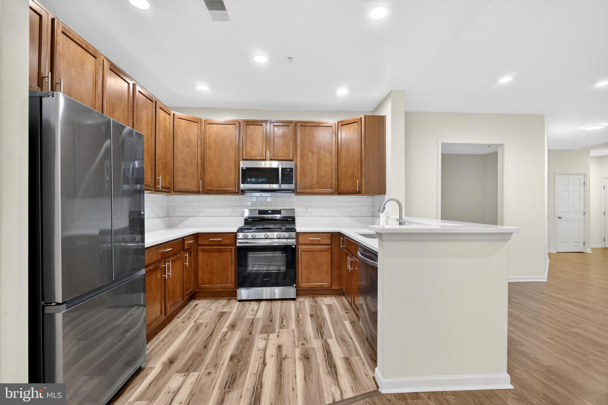 THE ADDISON AT ST PAUL - Residential