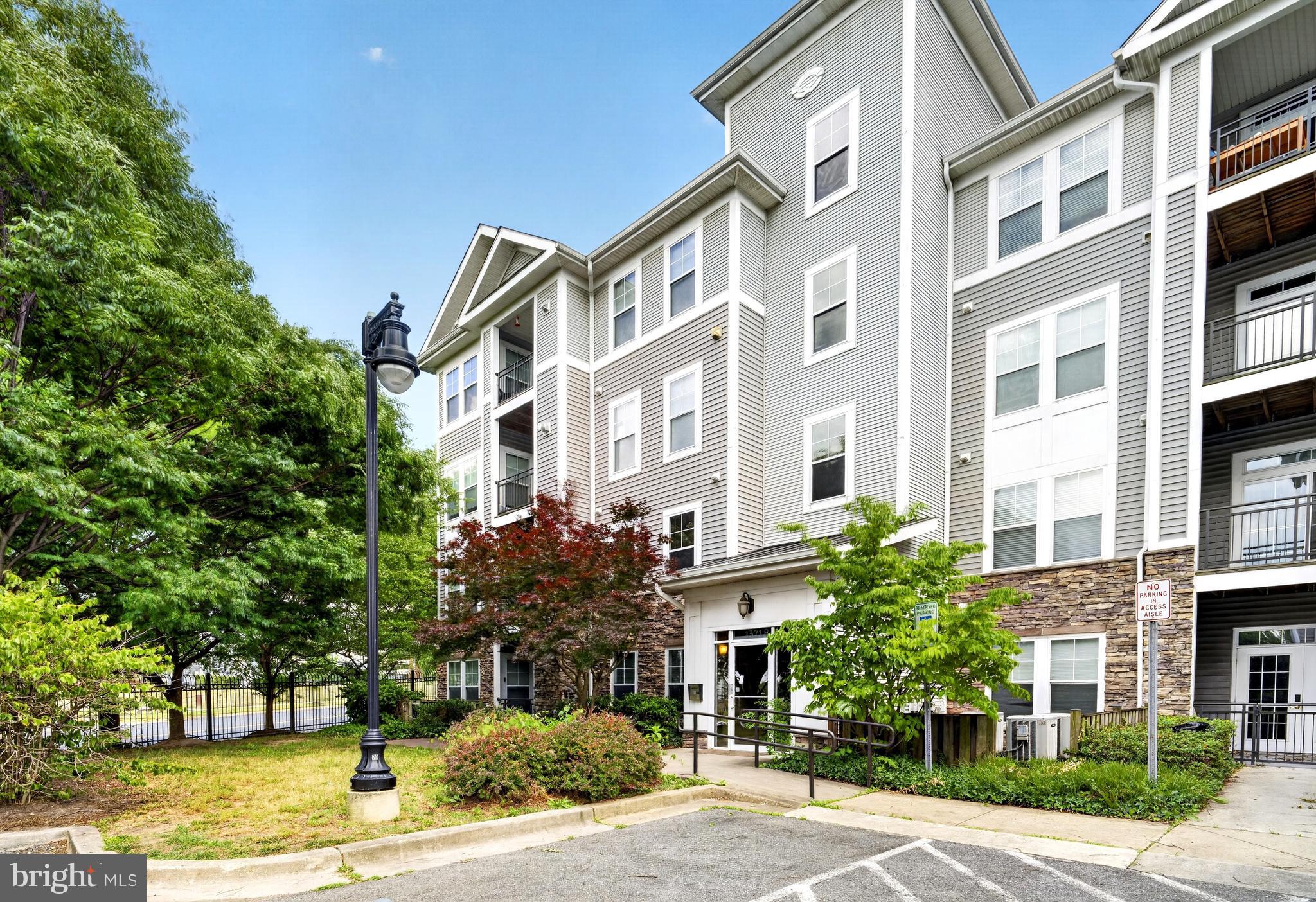 THE ADDISON AT ST PAUL - Residential