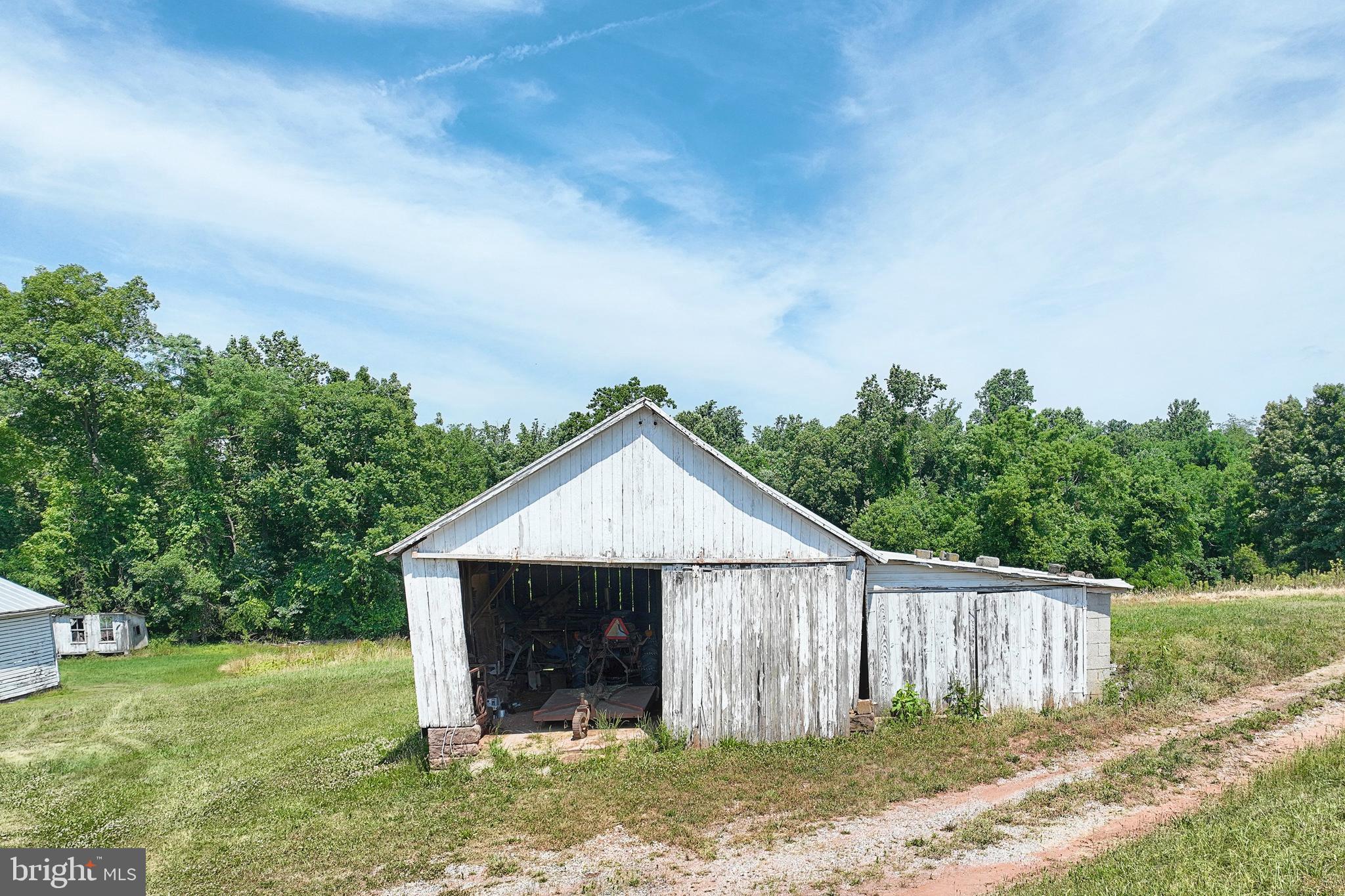 ANDERSONTOWN - Farm