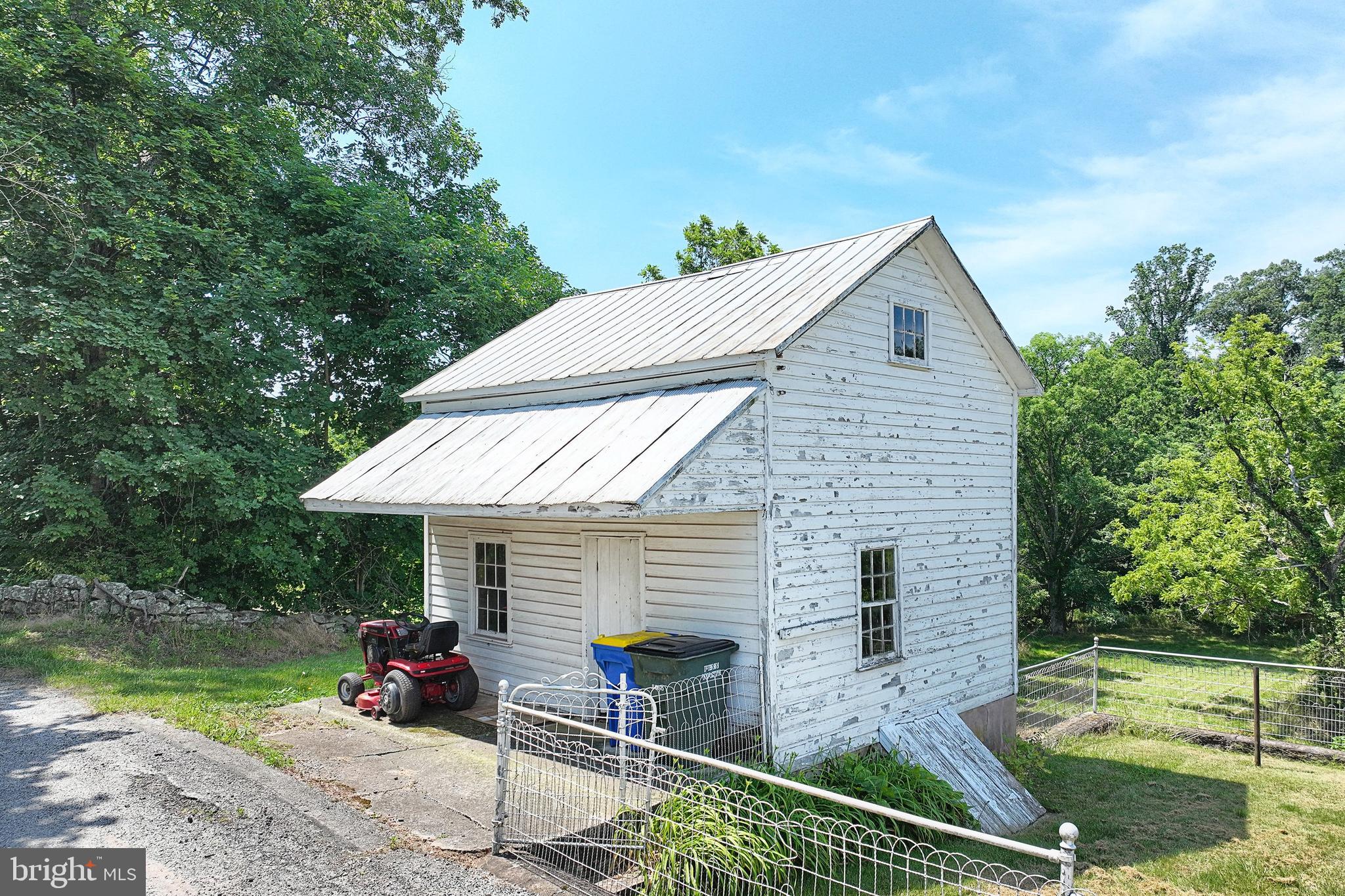 ANDERSONTOWN - Farm