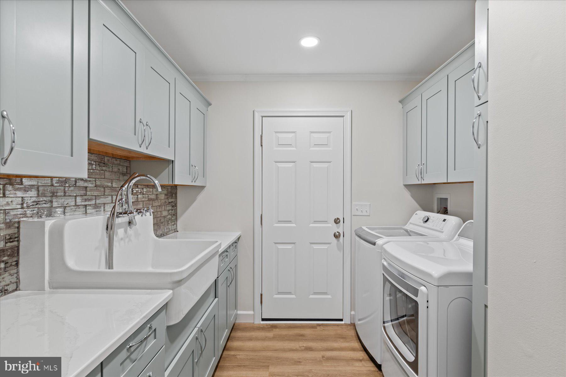 SALT POND - Residential