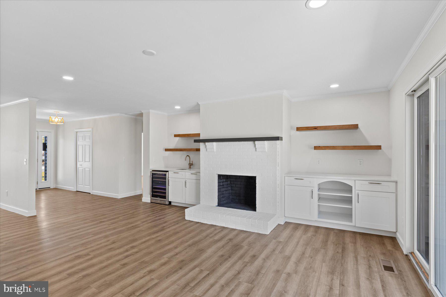 SALT POND - Residential