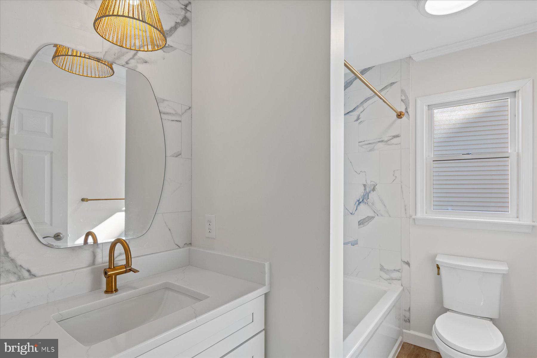 SALT POND - Residential