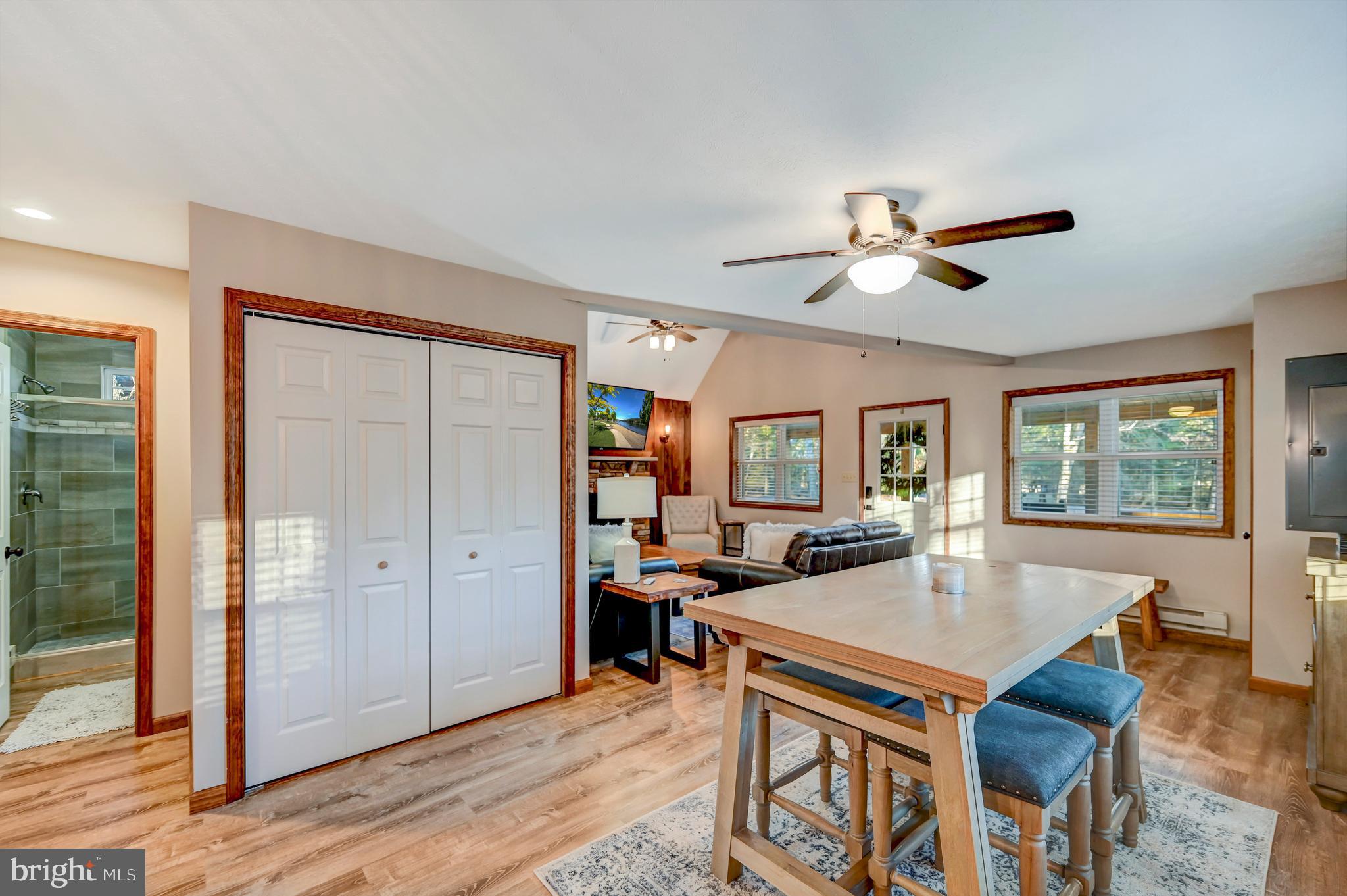TOWAMENSING TRAILS - Residential