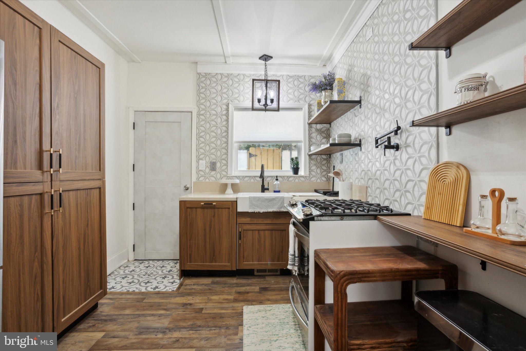 POINT BREEZE - Residential