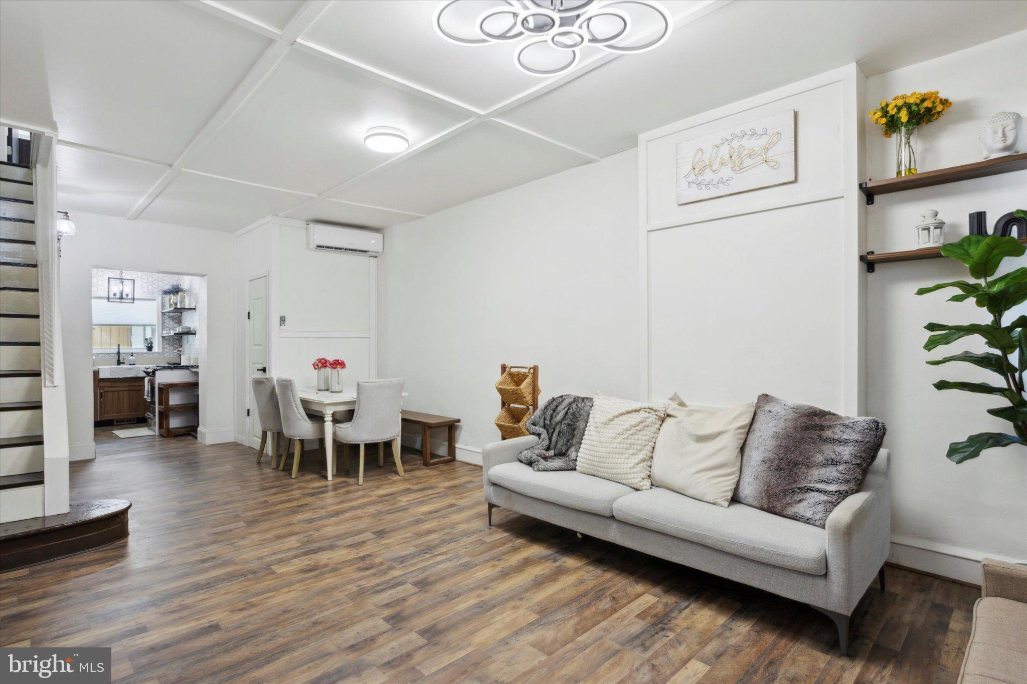 POINT BREEZE - Residential