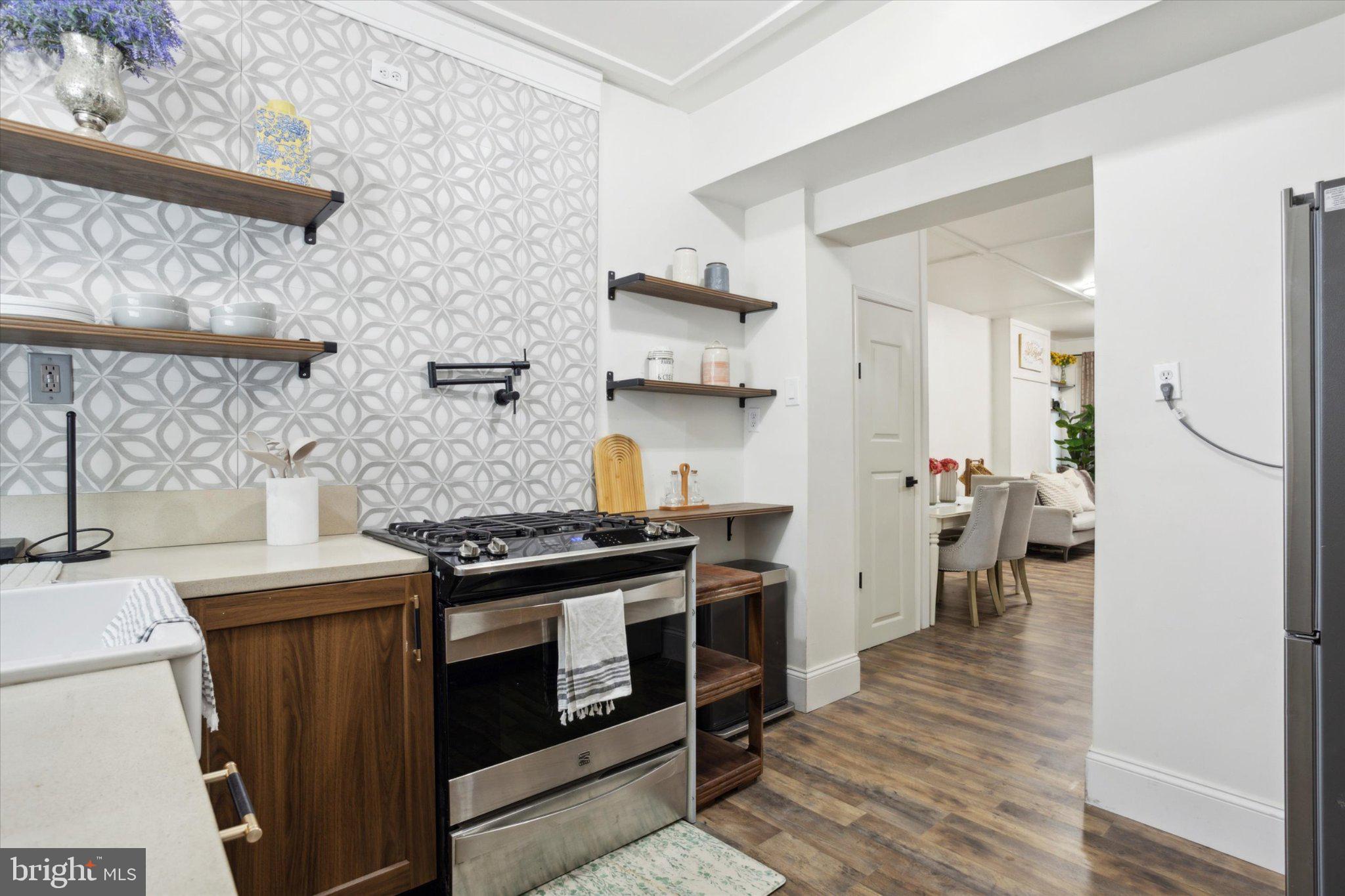 POINT BREEZE - Residential