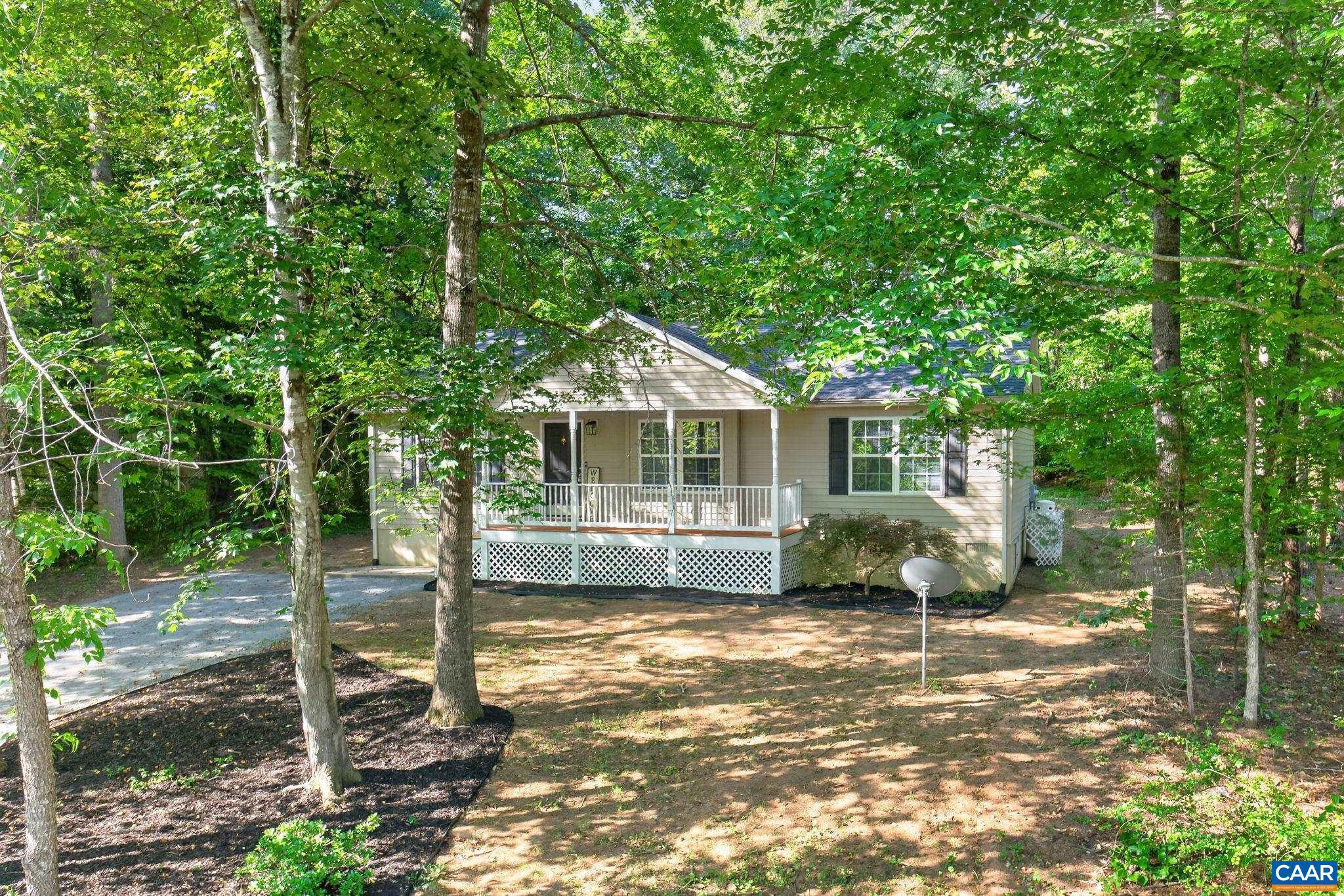 LAKE MONTICELLO - Residential