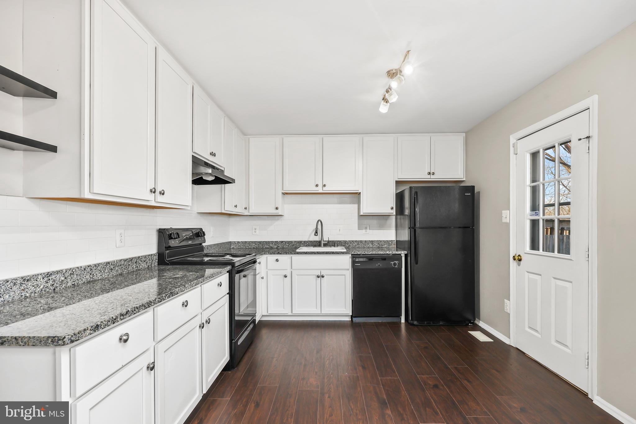 QUAIL HOLLOW - Residential