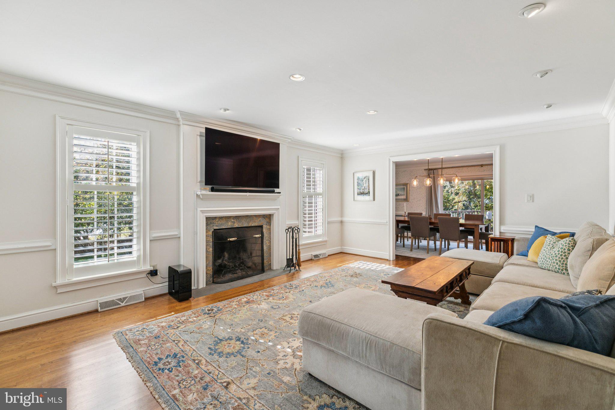 SHADY GROVE MANOR - Residential