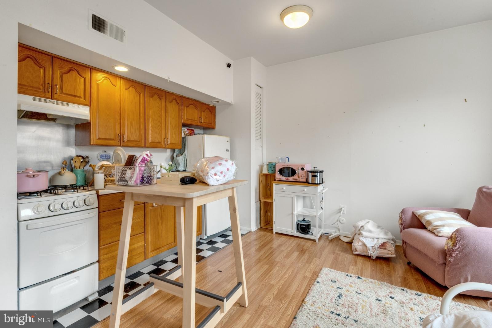 FITLER SQUARE - Residential Lease