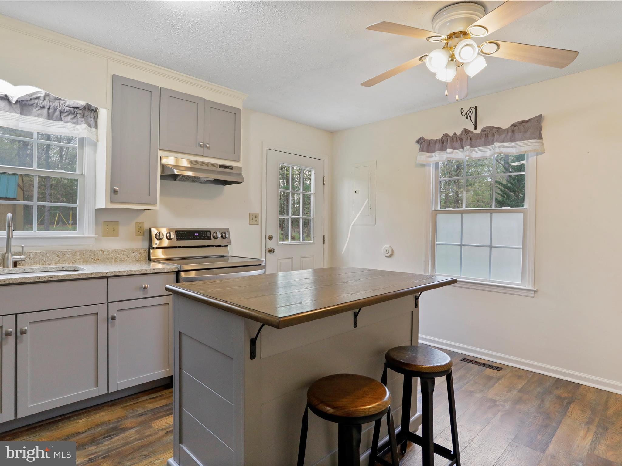 WARDEN ACRES - Residential