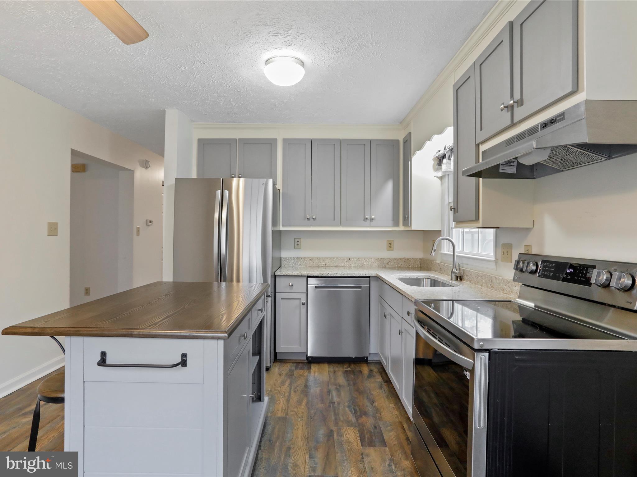 WARDEN ACRES - Residential