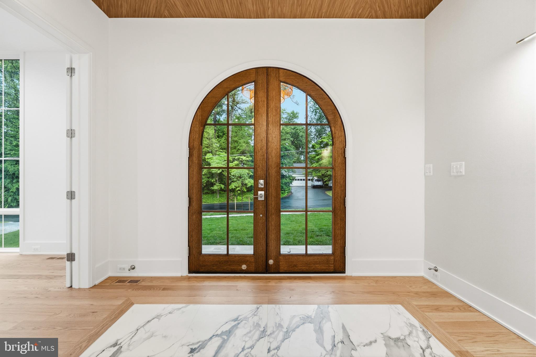 VIENNA WOODS - Residential
