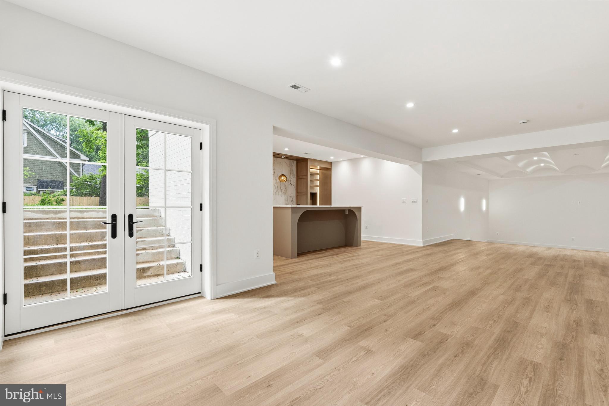 VIENNA WOODS - Residential