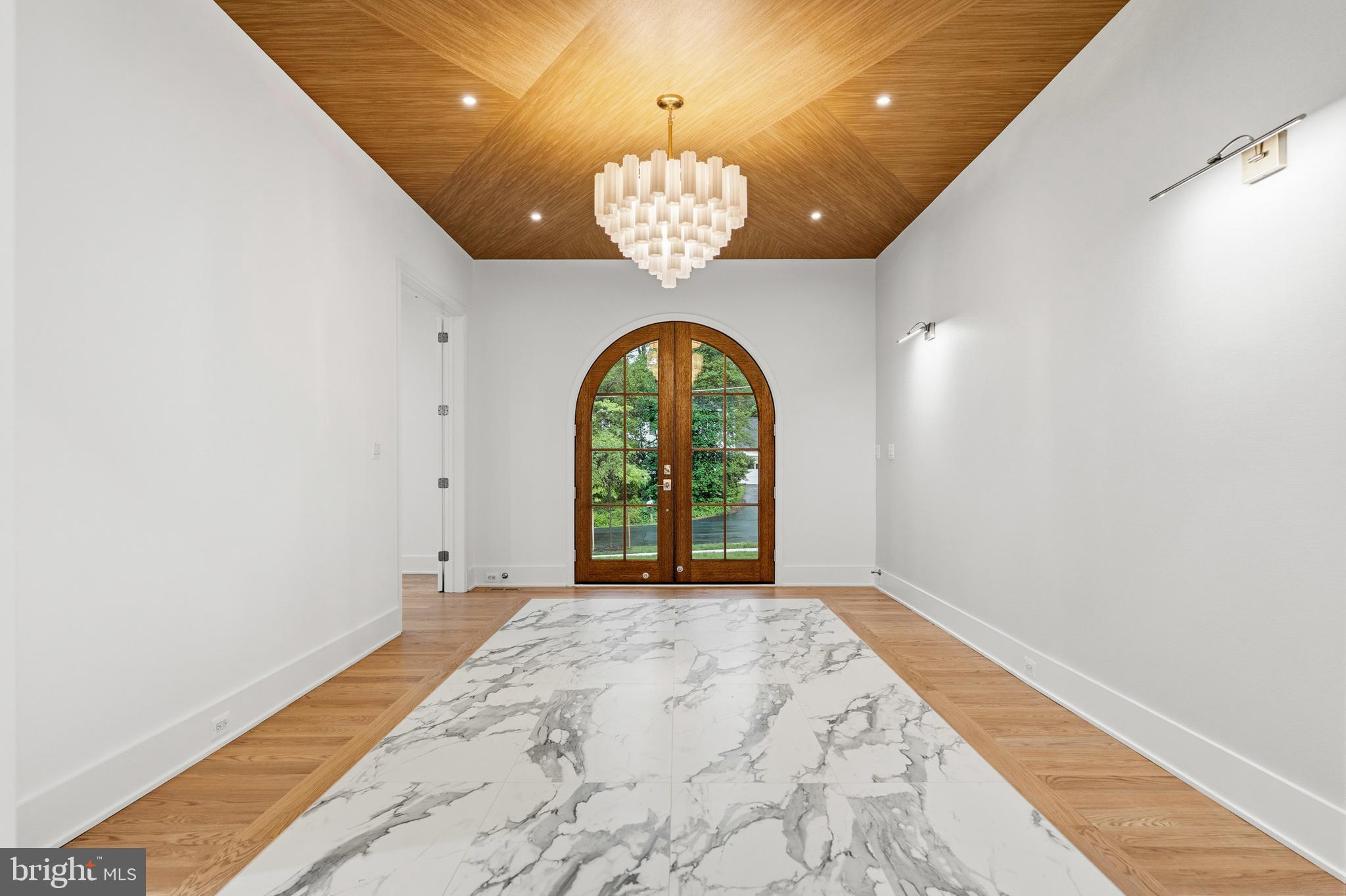 VIENNA WOODS - Residential