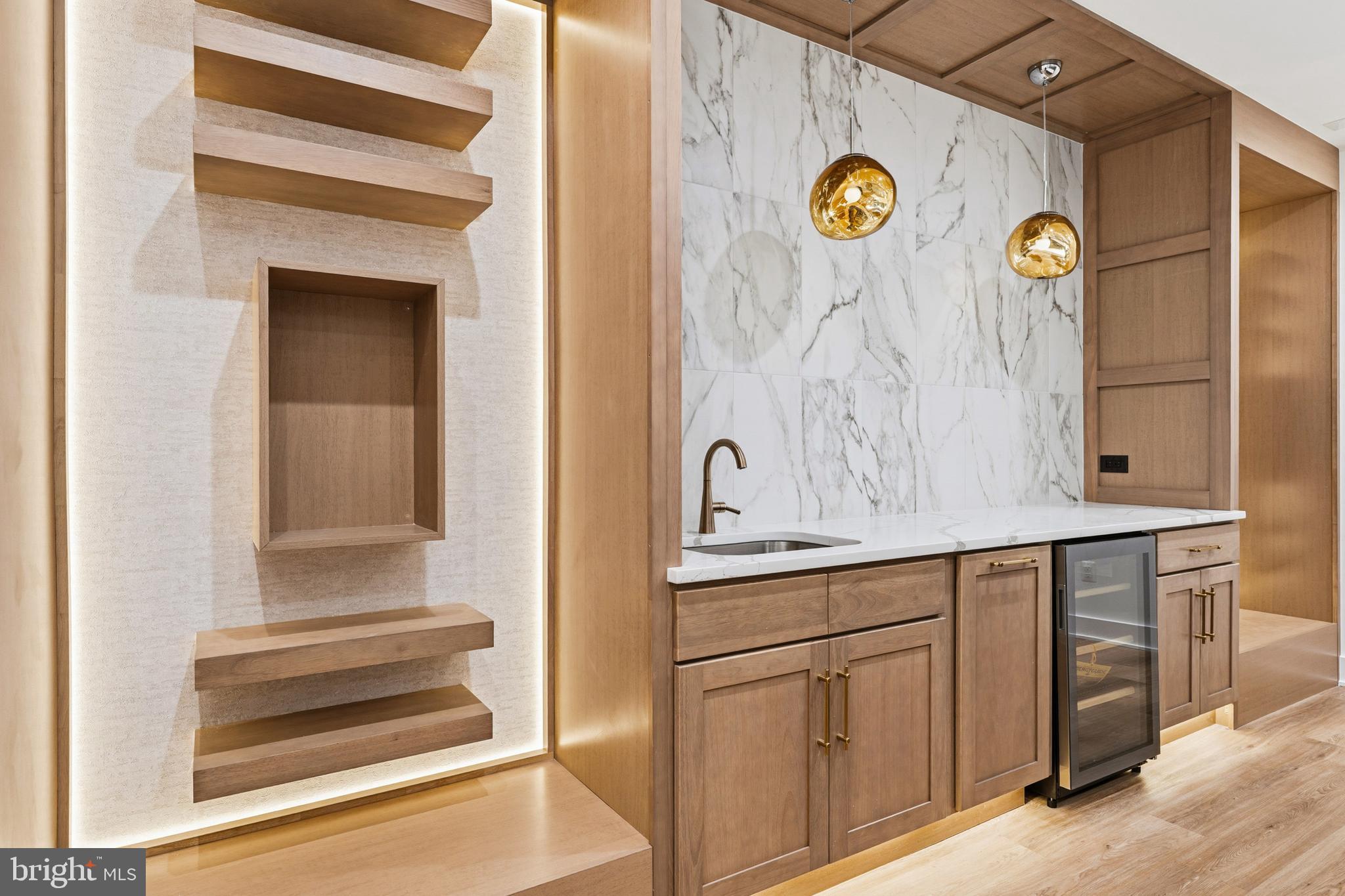VIENNA WOODS - Residential