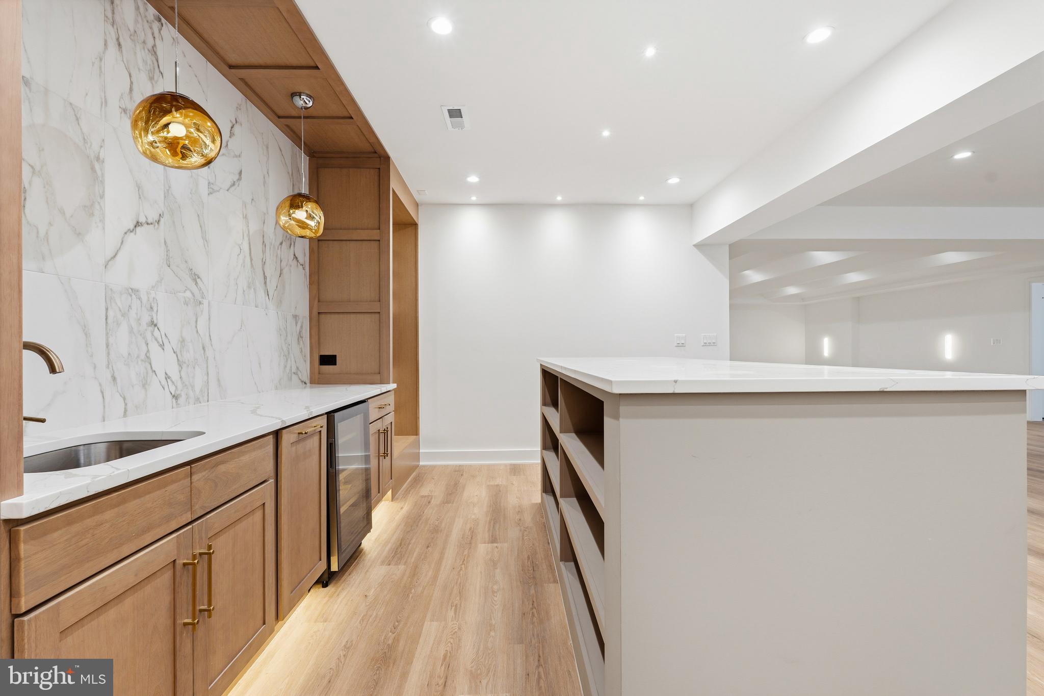 VIENNA WOODS - Residential