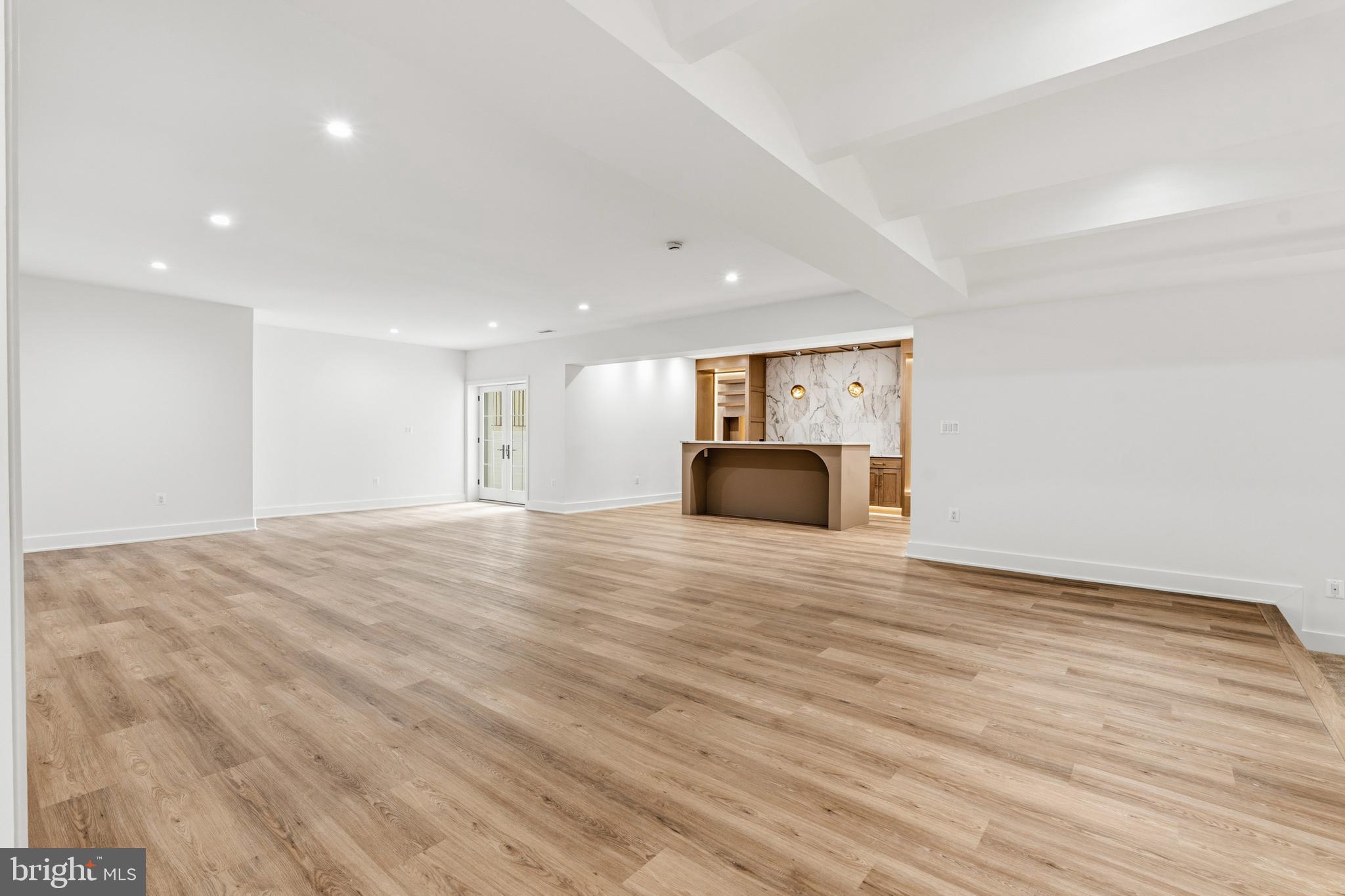 VIENNA WOODS - Residential