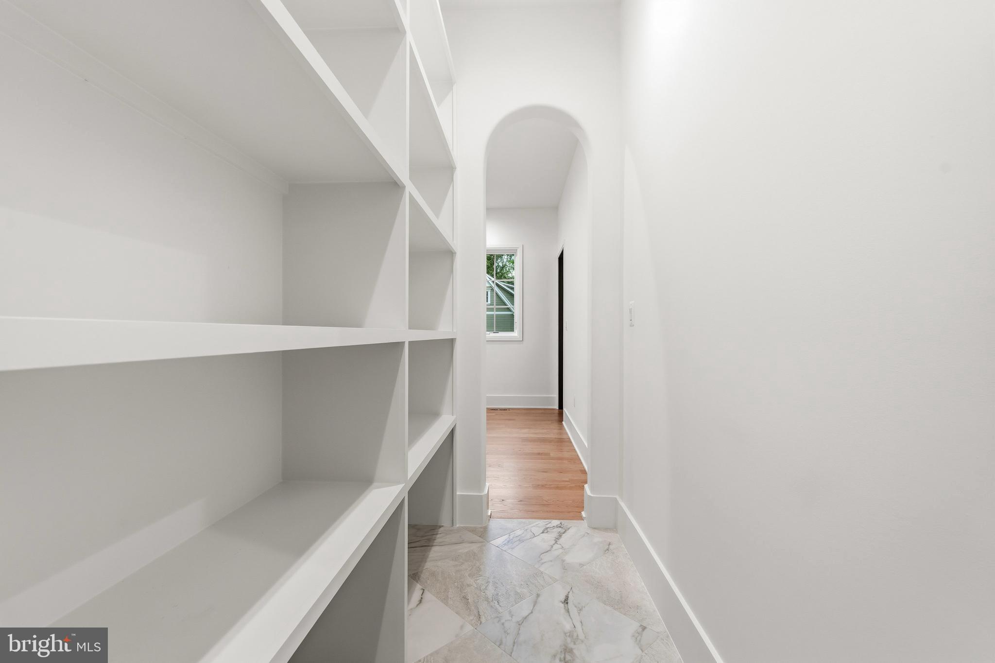VIENNA WOODS - Residential
