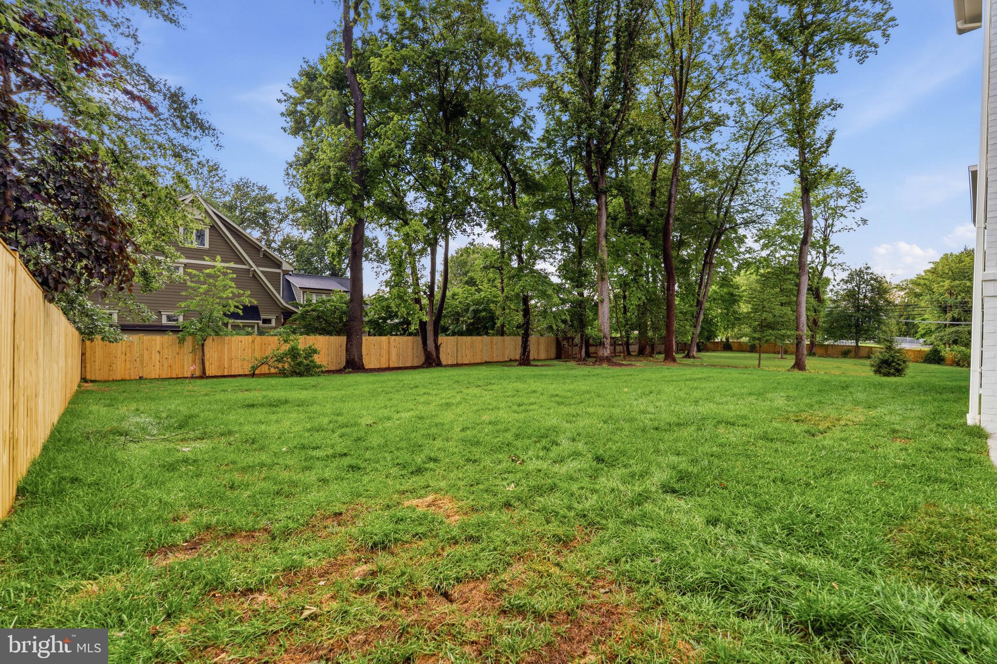 VIENNA WOODS - Residential