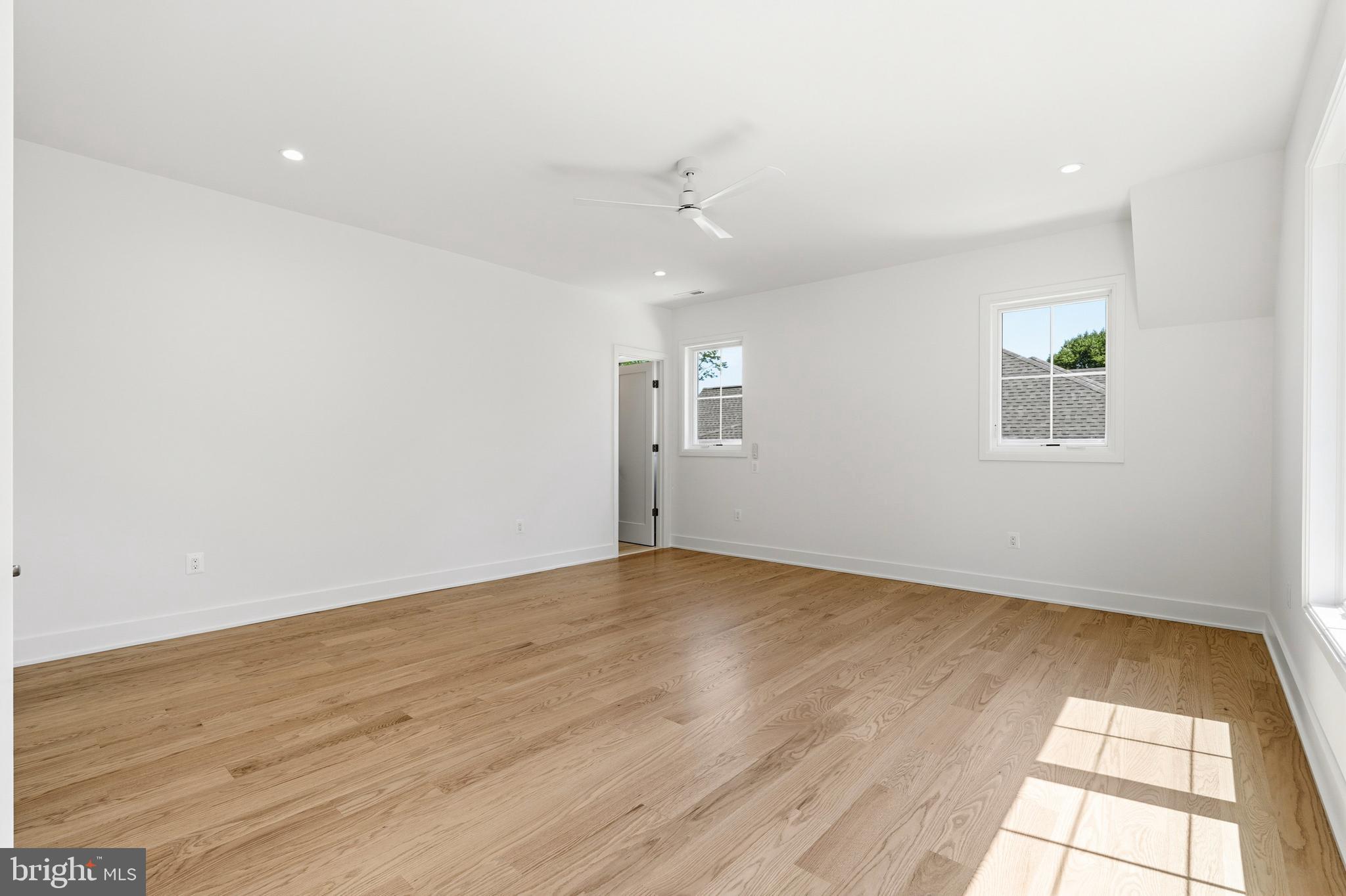 VIENNA WOODS - Residential