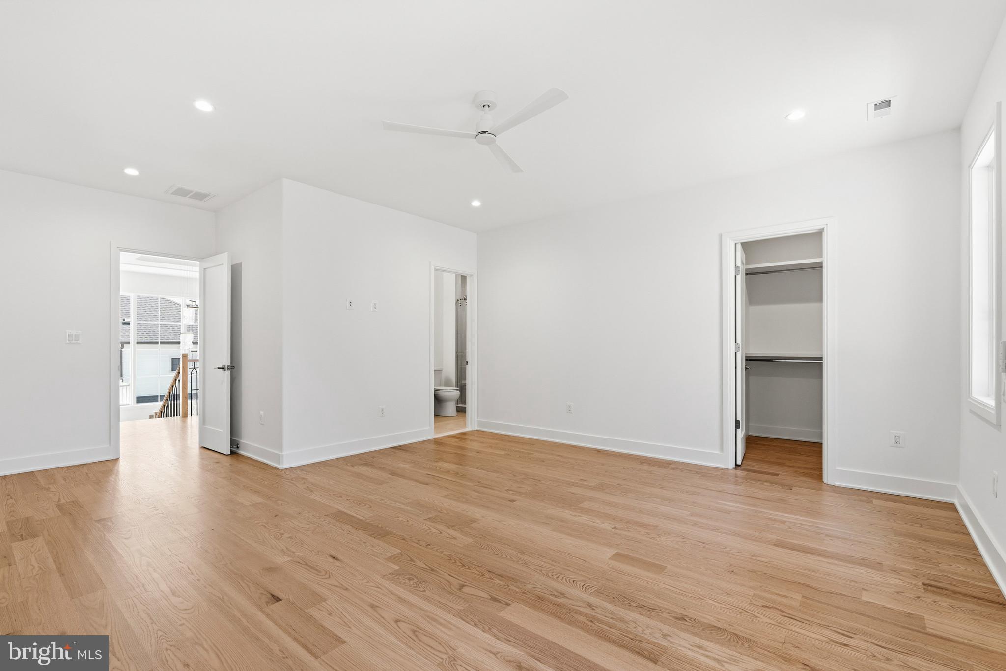 VIENNA WOODS - Residential