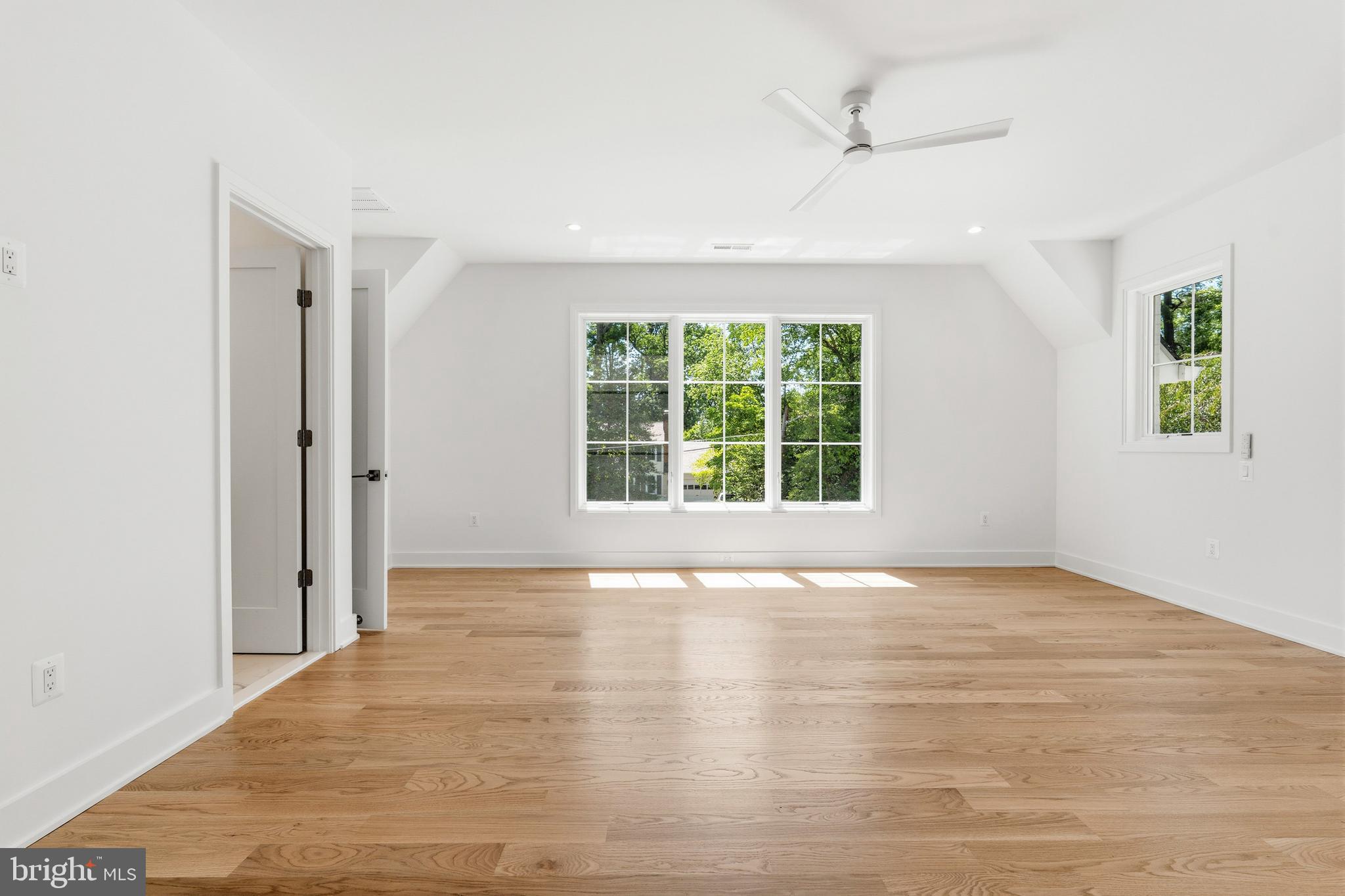 VIENNA WOODS - Residential