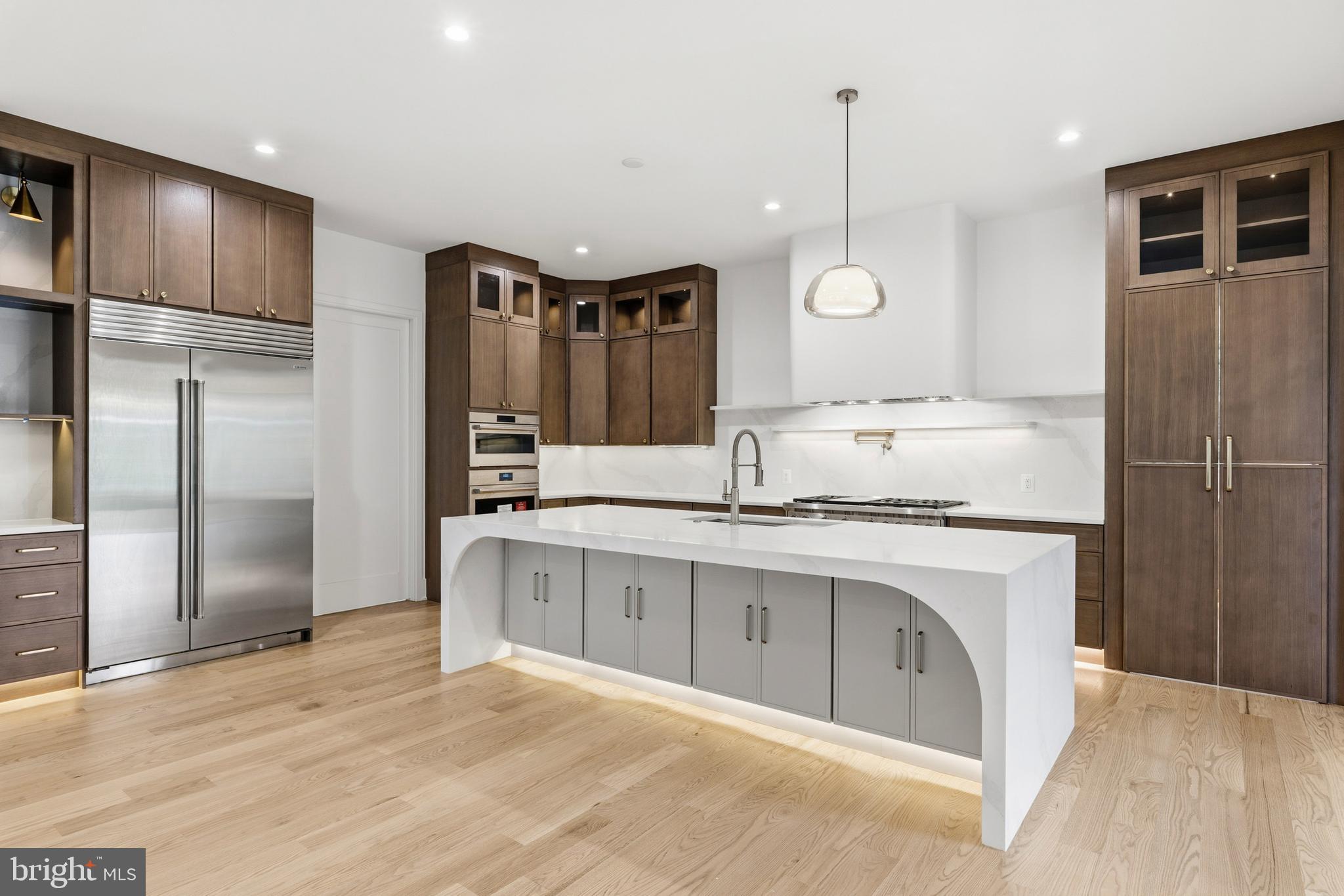 VIENNA WOODS - Residential