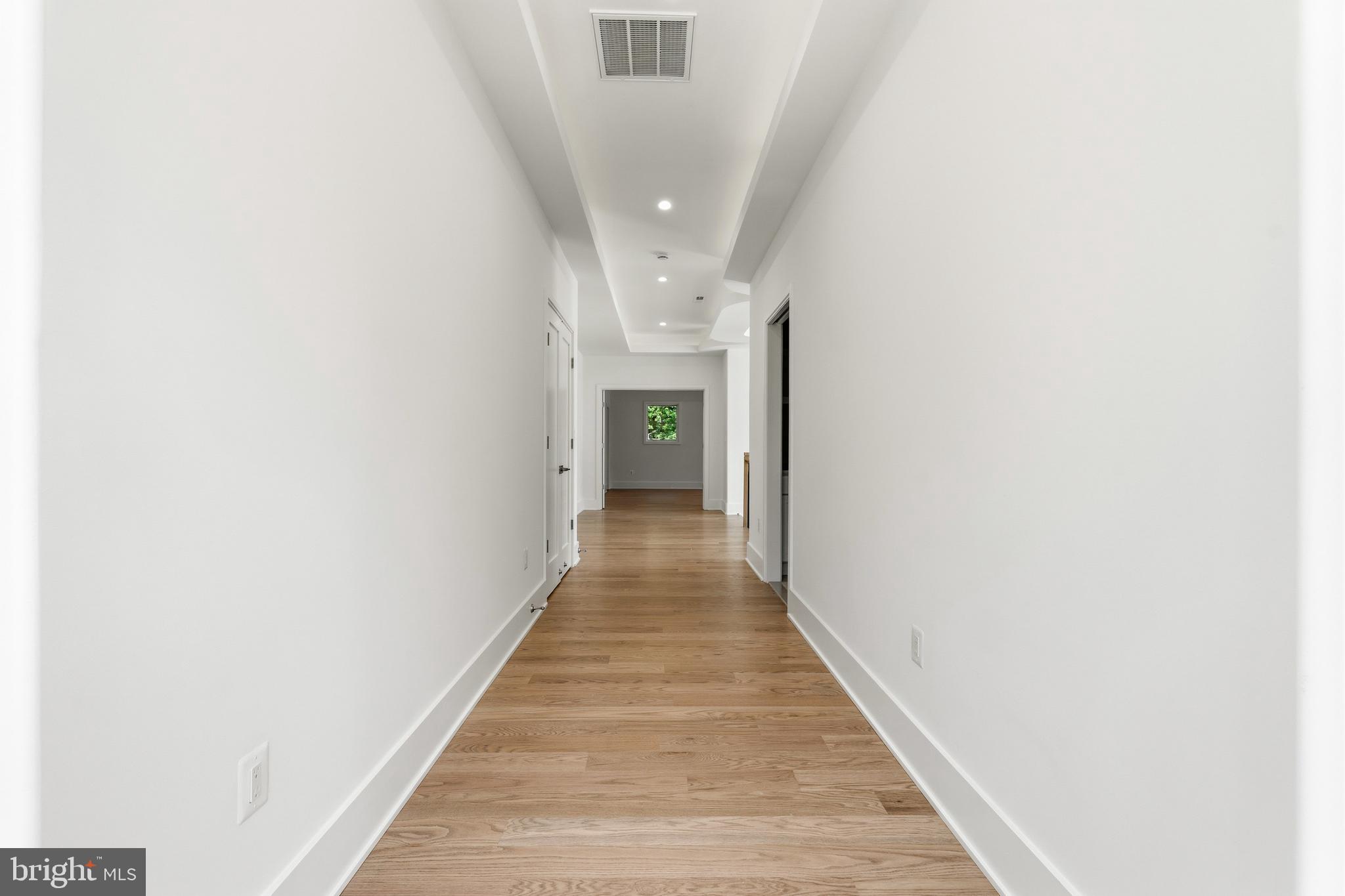 VIENNA WOODS - Residential