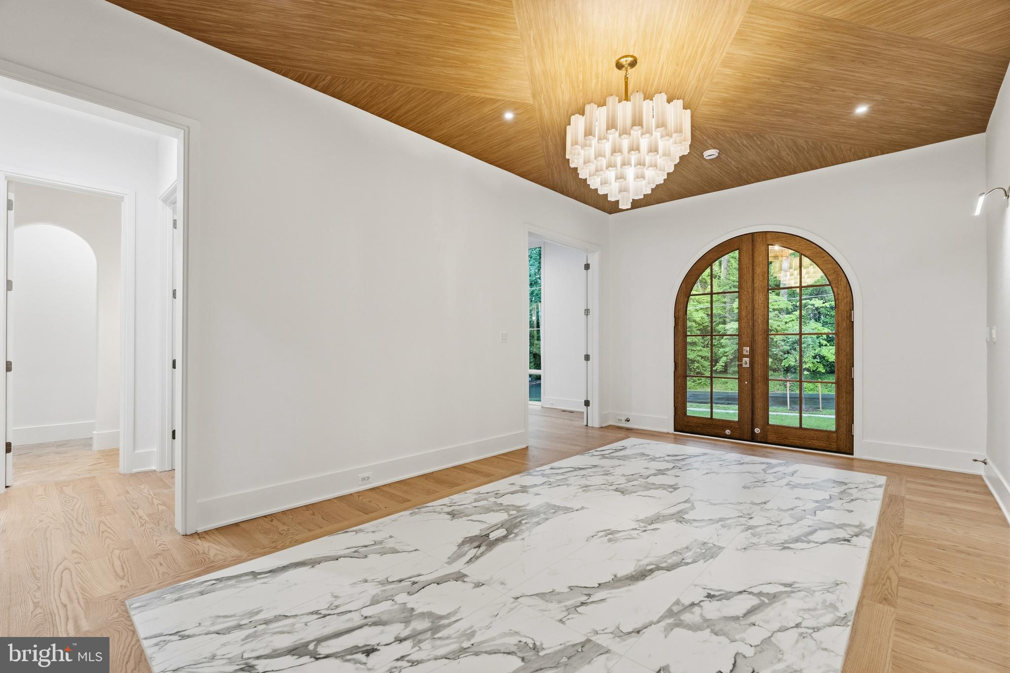 VIENNA WOODS - Residential