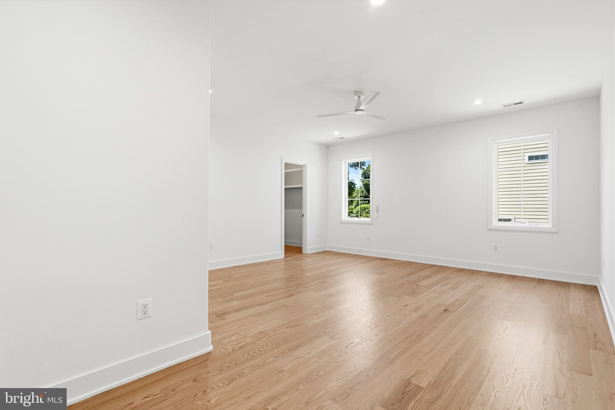 VIENNA WOODS - Residential