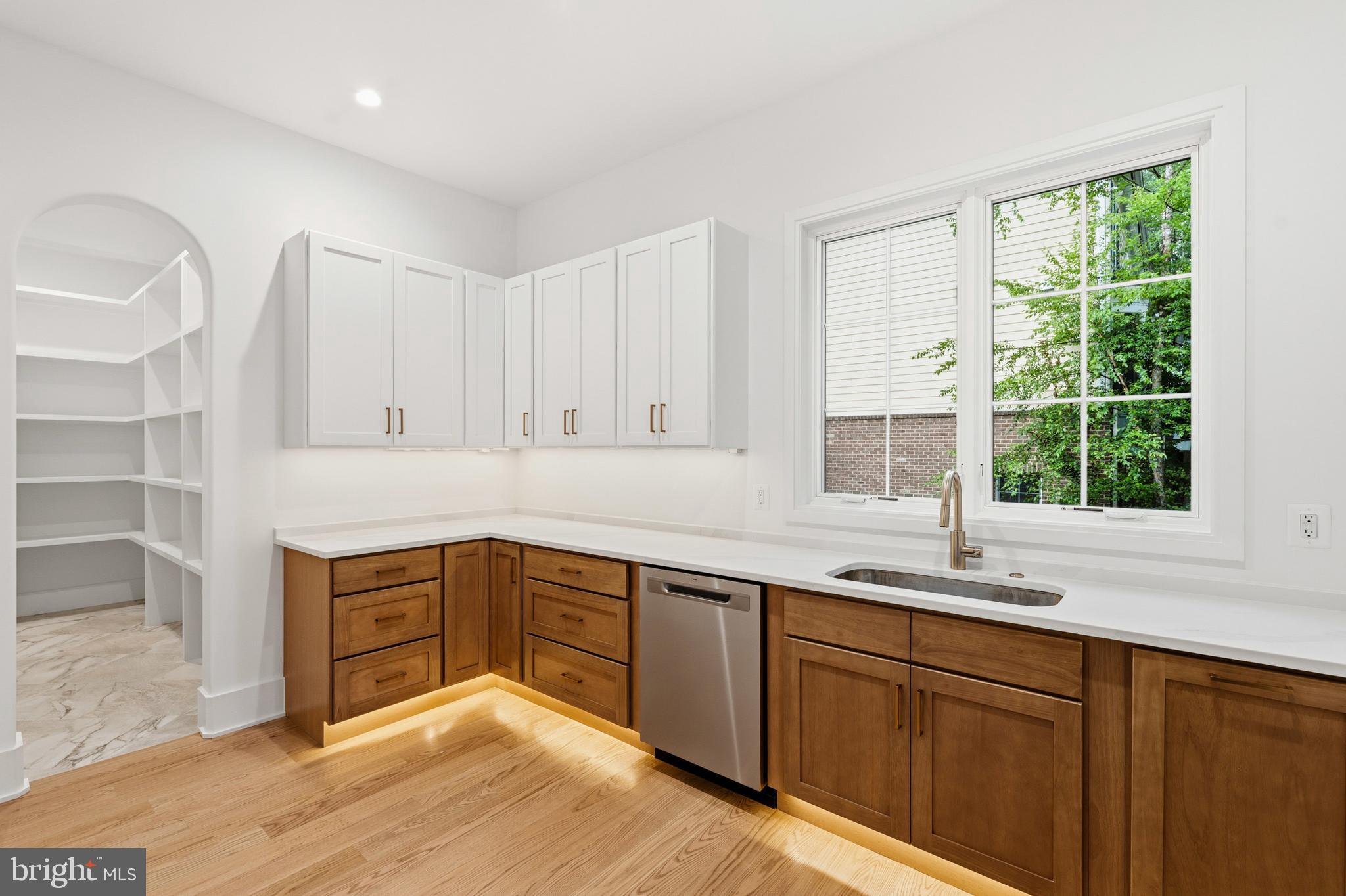 VIENNA WOODS - Residential