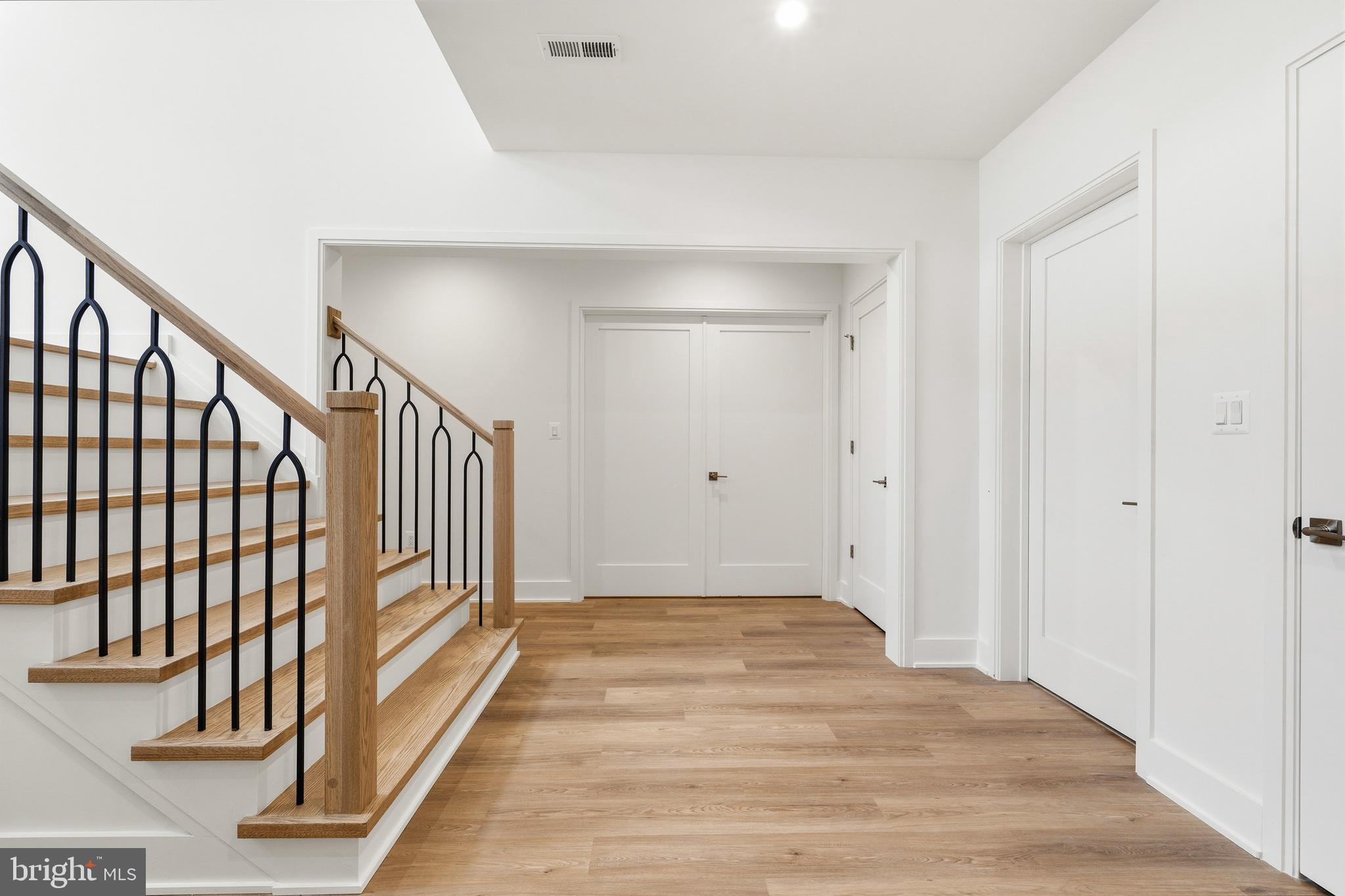 VIENNA WOODS - Residential