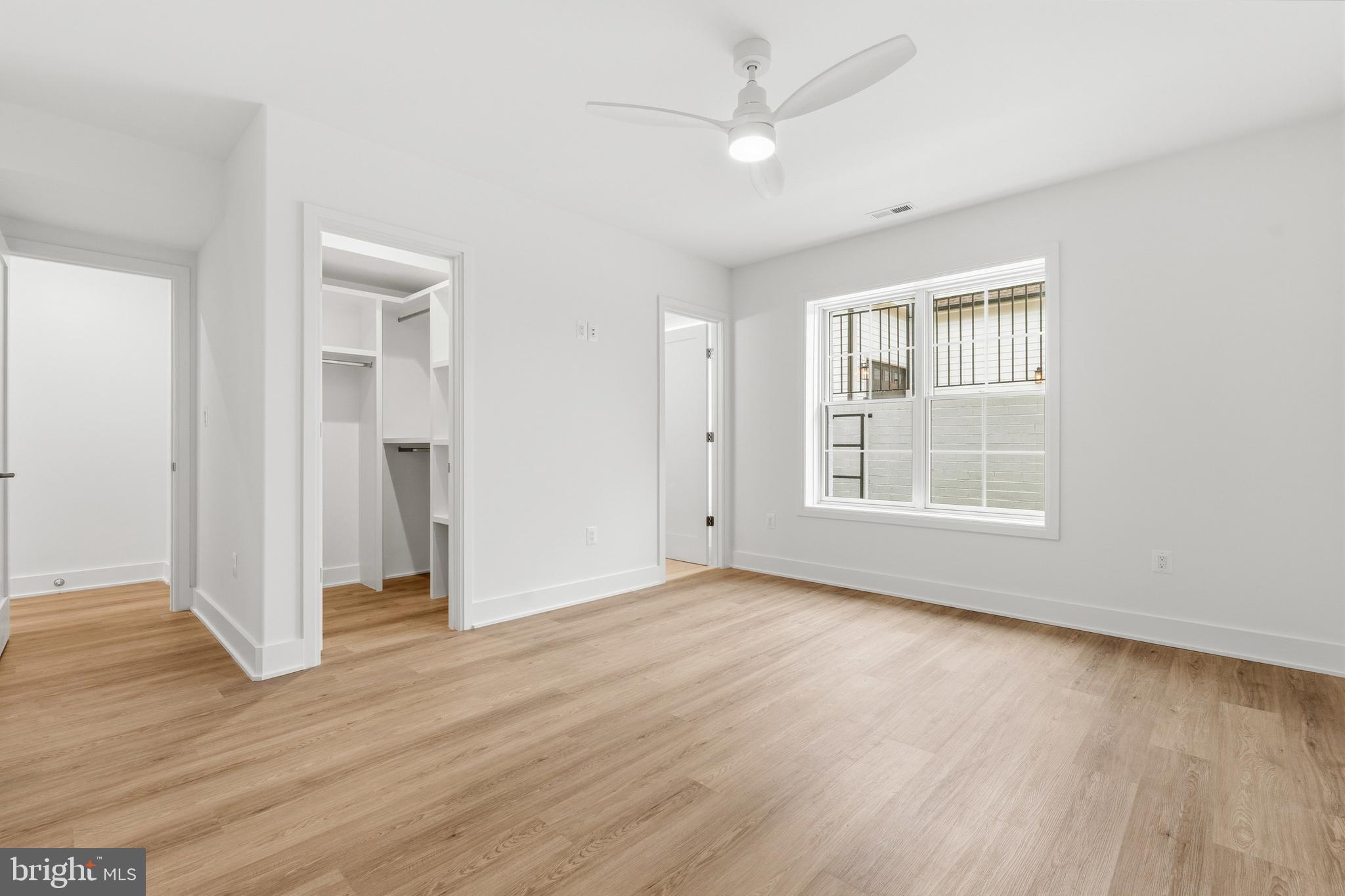 VIENNA WOODS - Residential