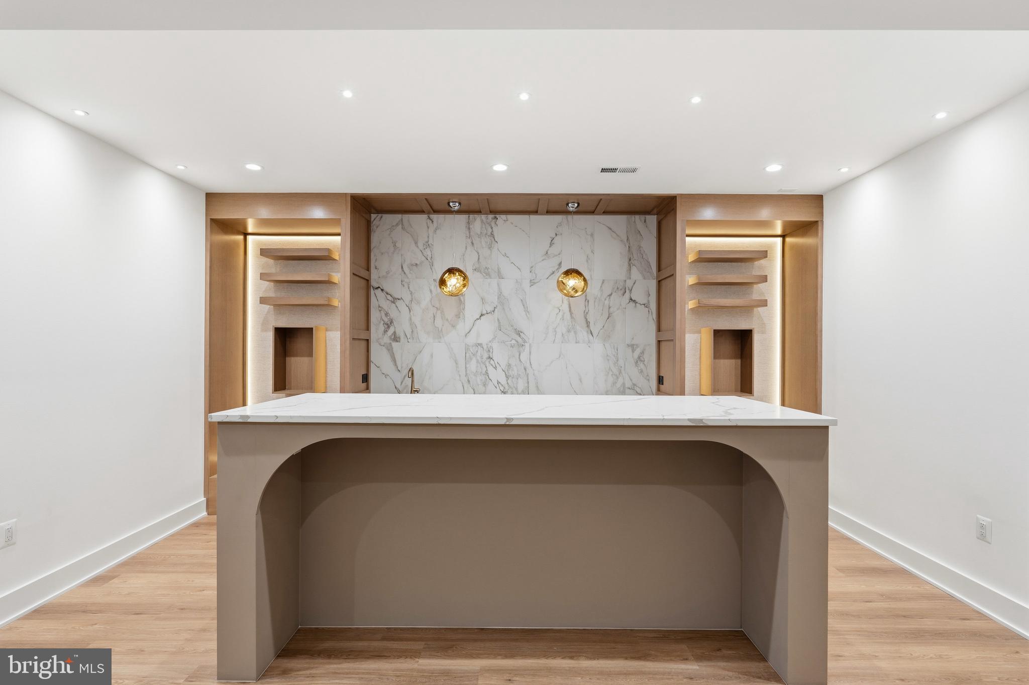 VIENNA WOODS - Residential