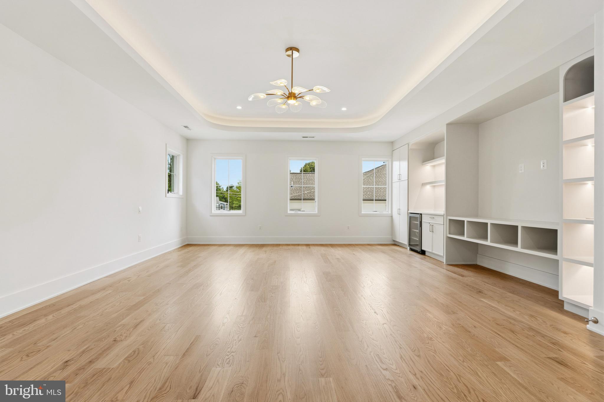 VIENNA WOODS - Residential