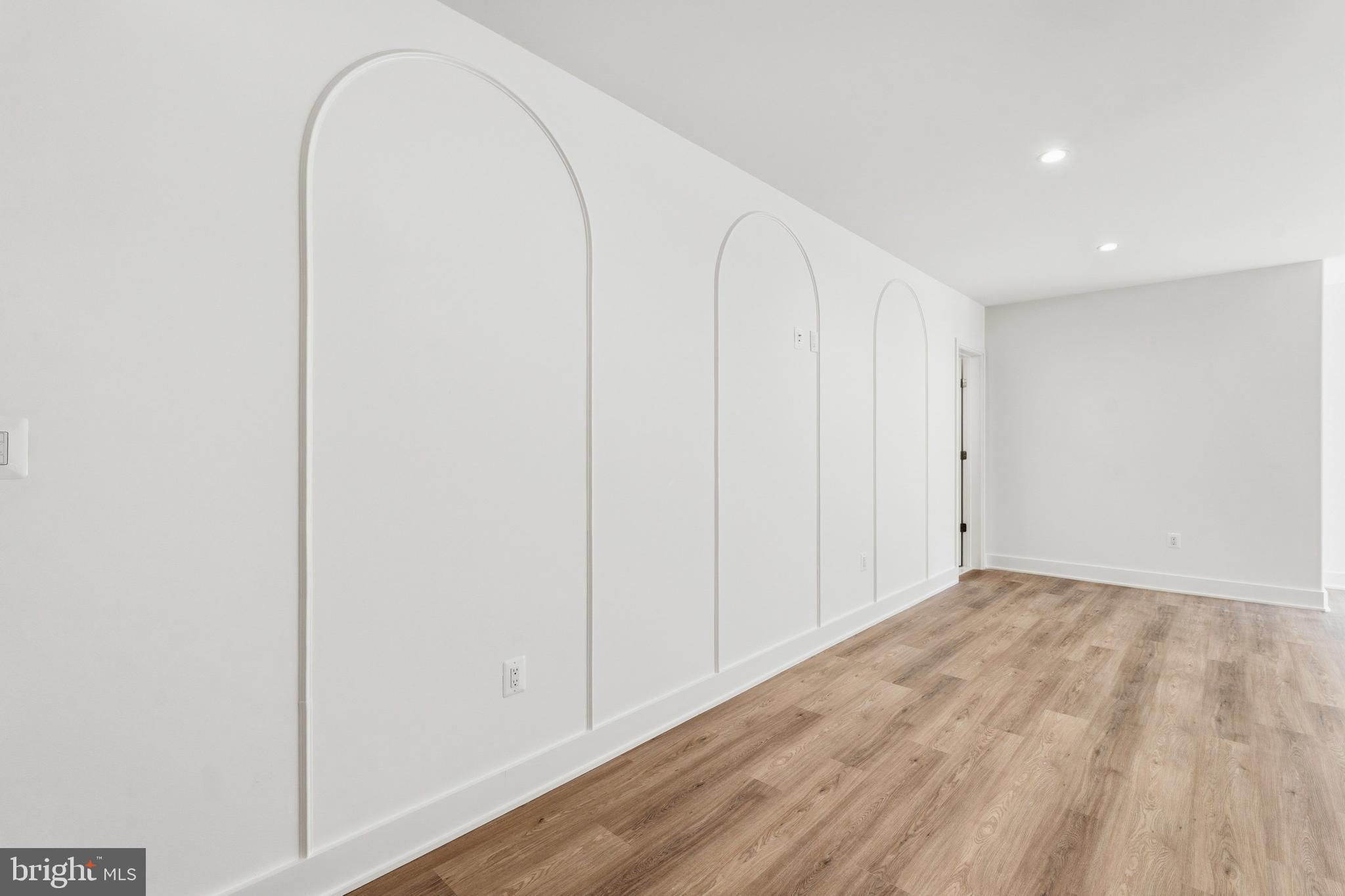 VIENNA WOODS - Residential