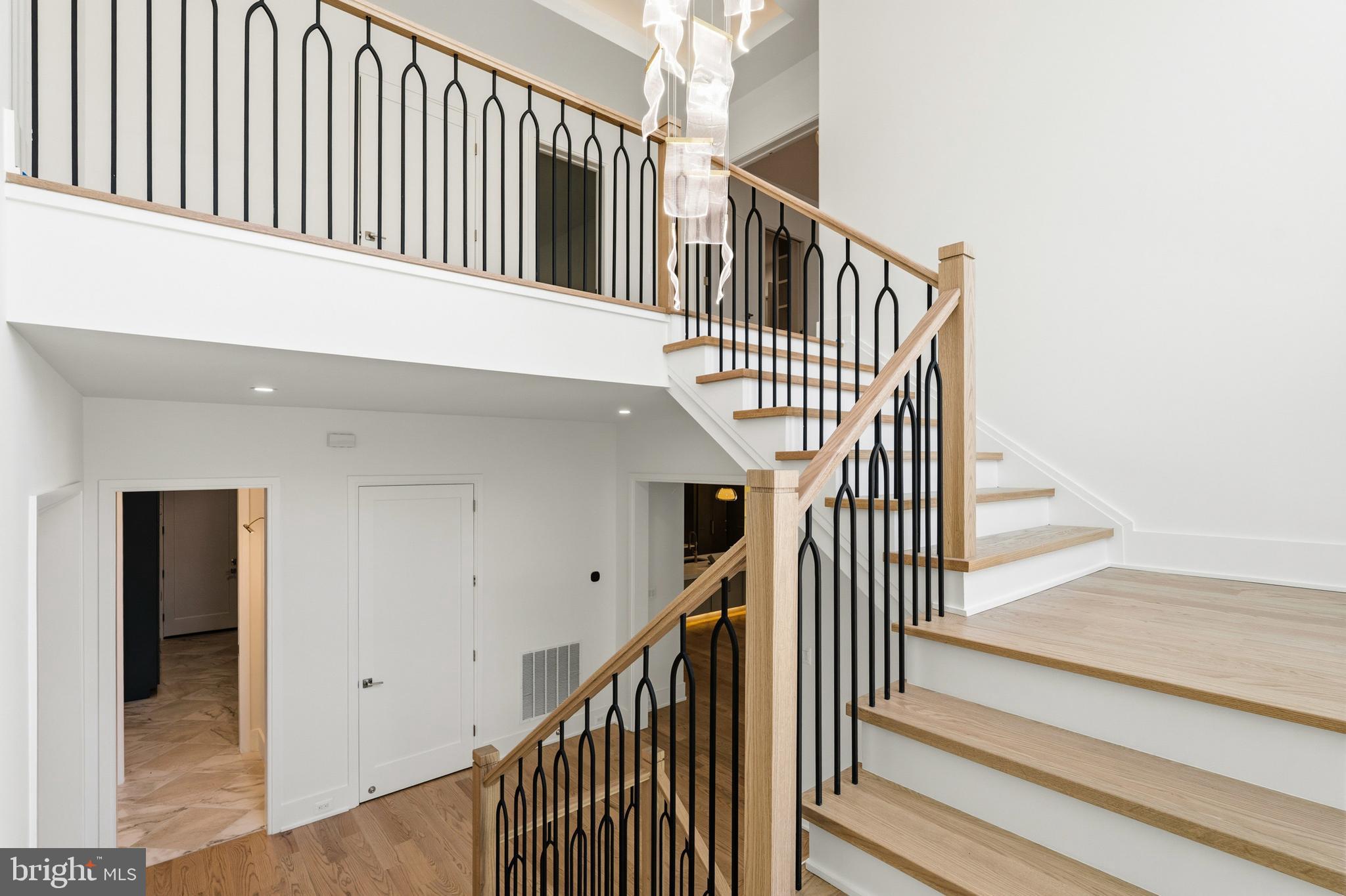 VIENNA WOODS - Residential