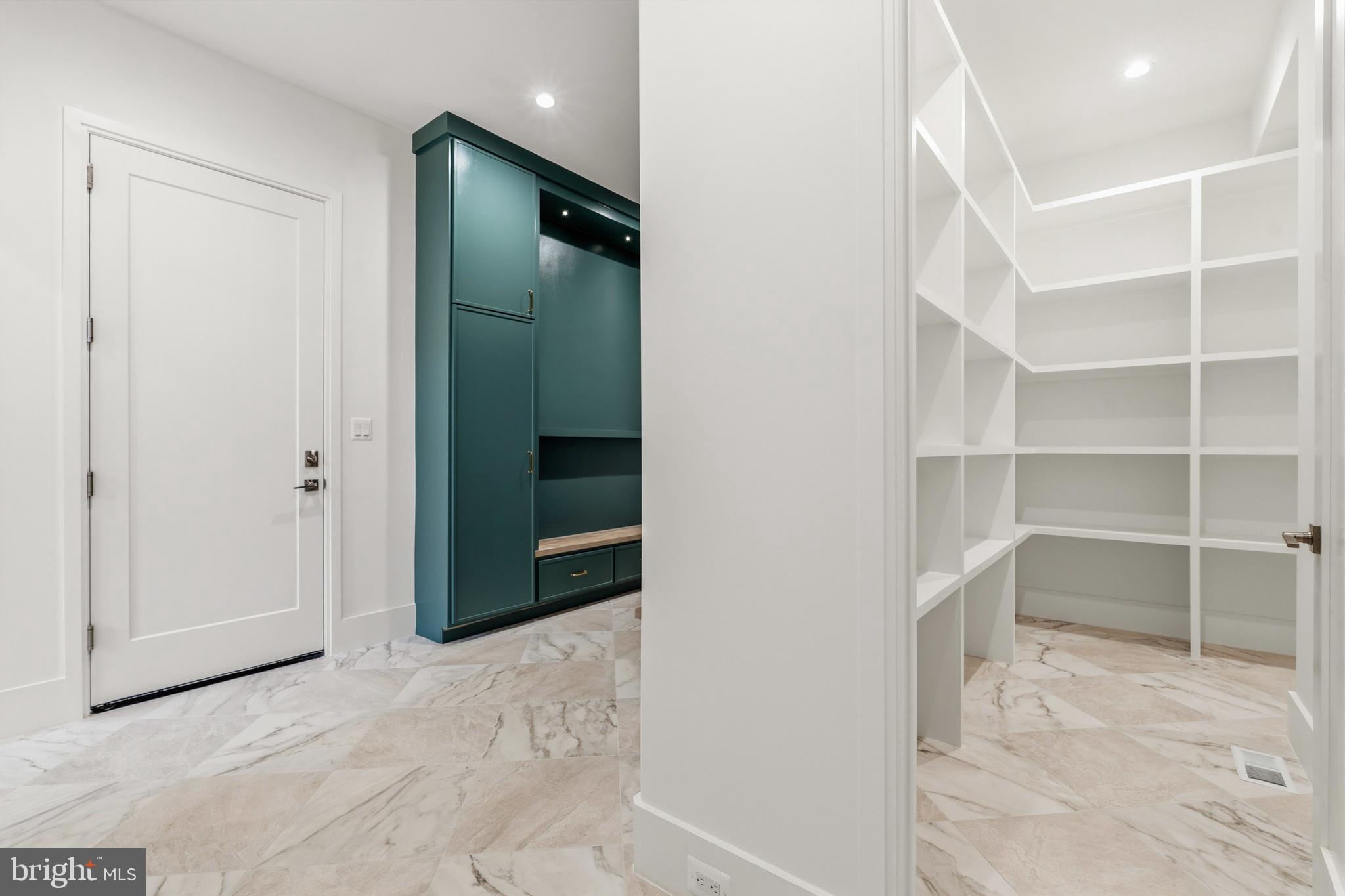 VIENNA WOODS - Residential