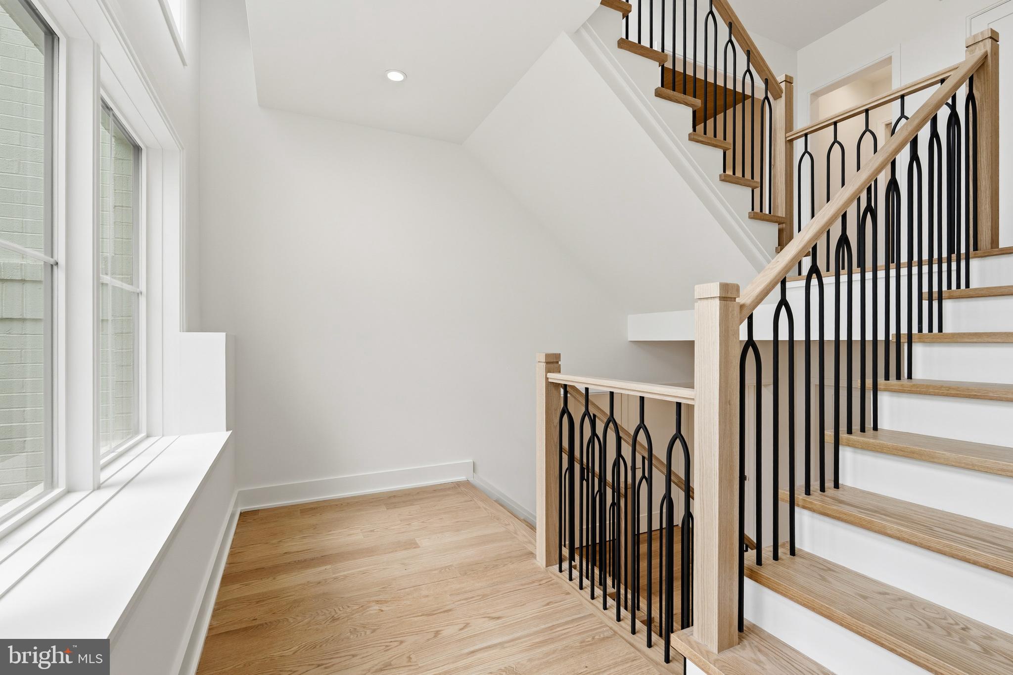 VIENNA WOODS - Residential