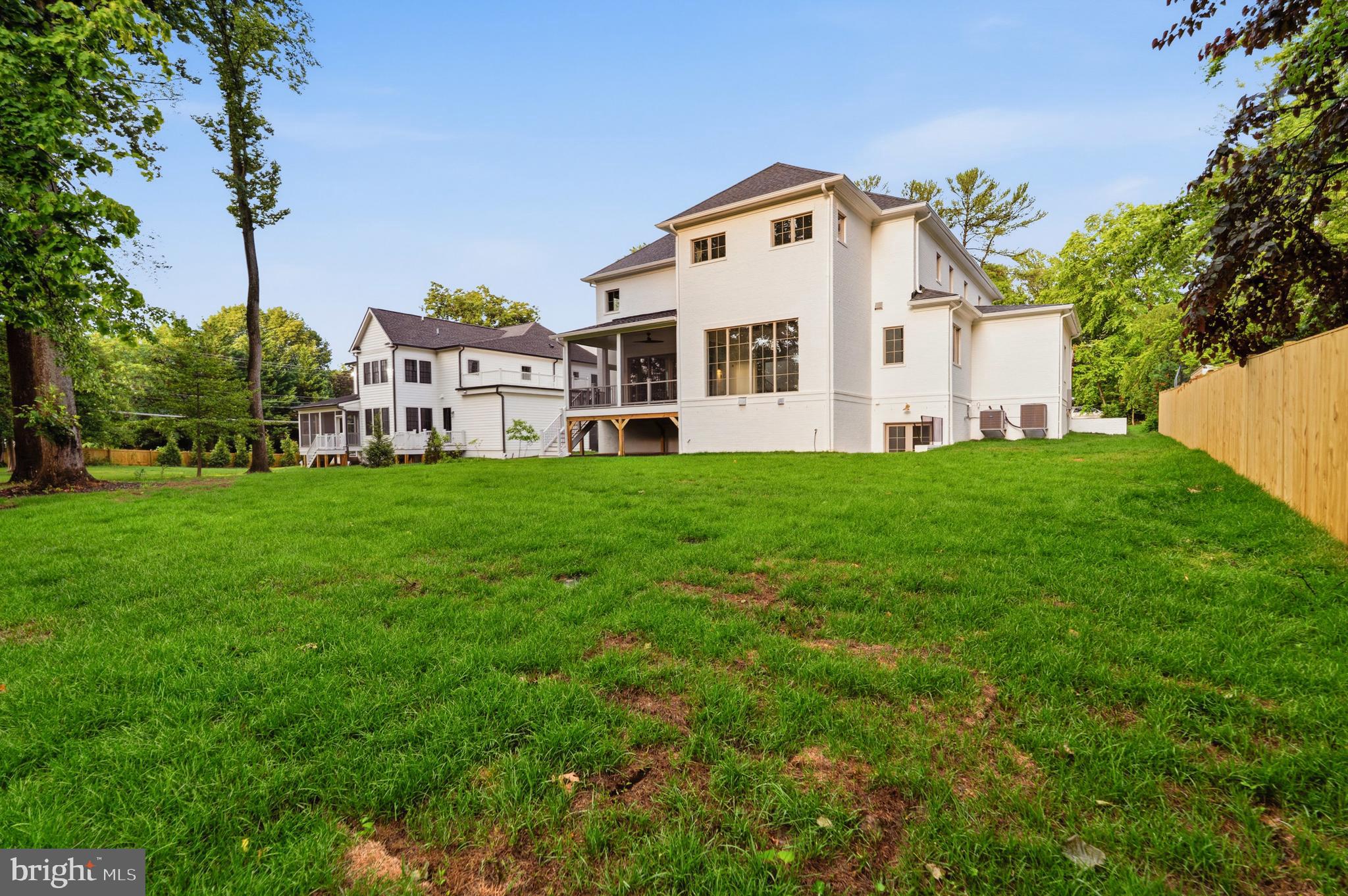 VIENNA WOODS - Residential