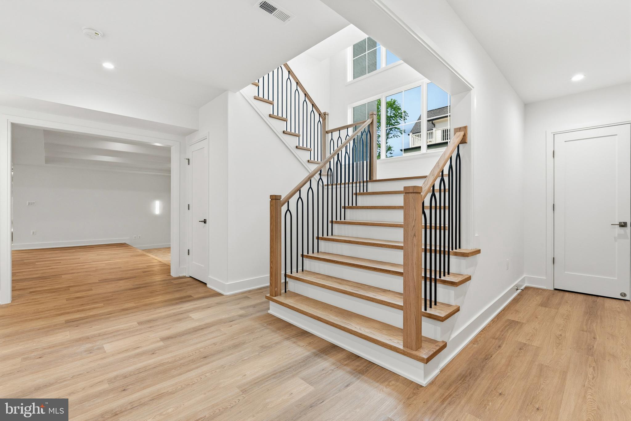 VIENNA WOODS - Residential