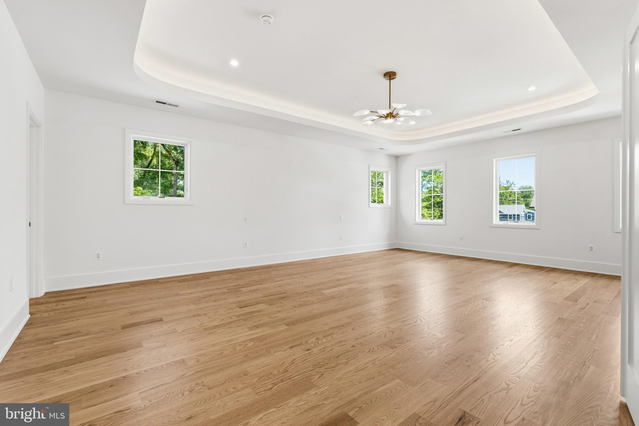 VIENNA WOODS - Residential