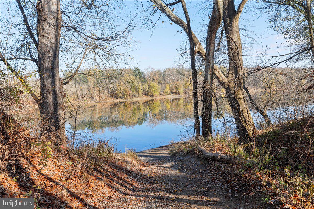 POTOMAC PARK ESTATES - Land