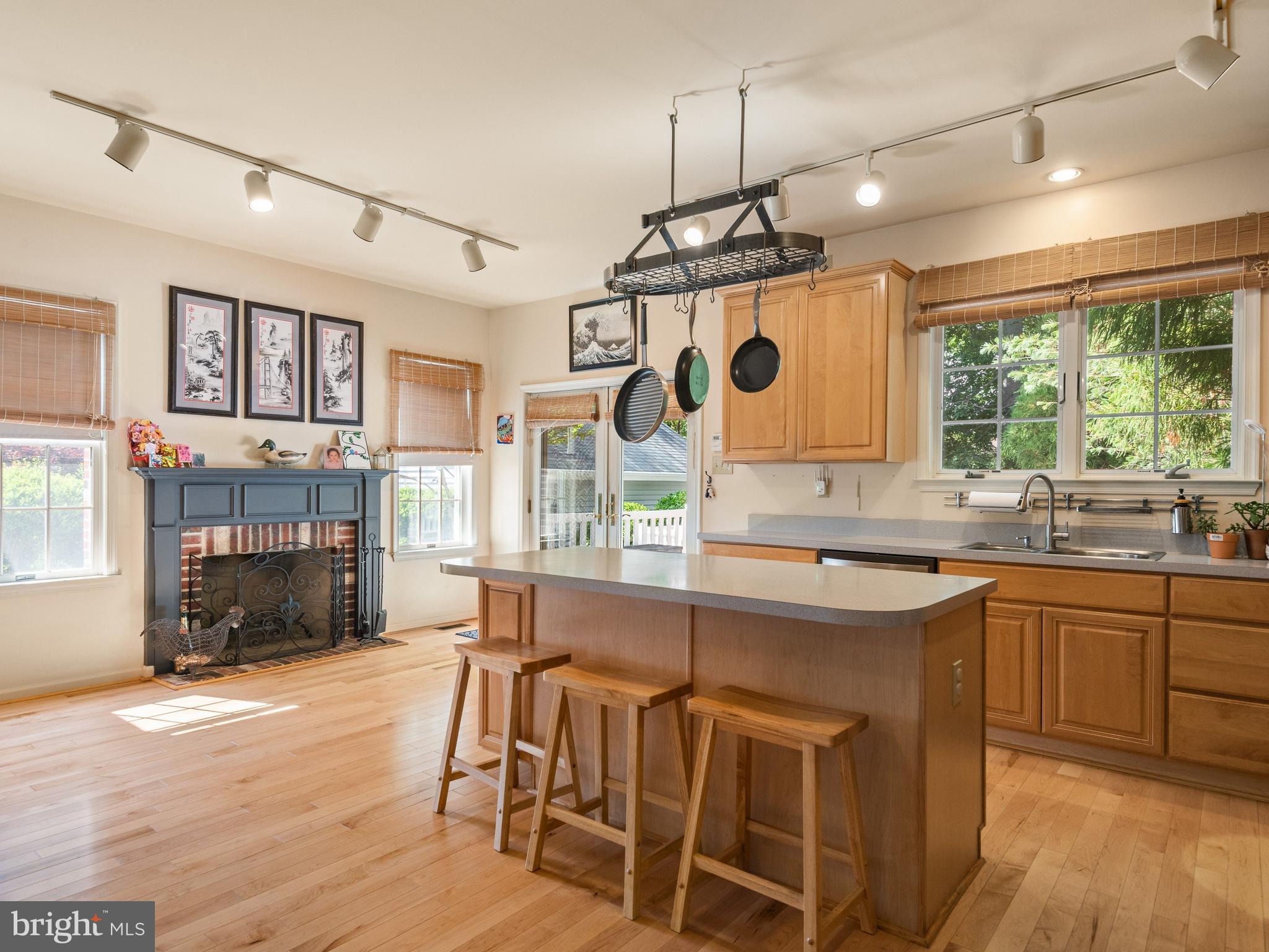 EAGLEVIEW - Residential