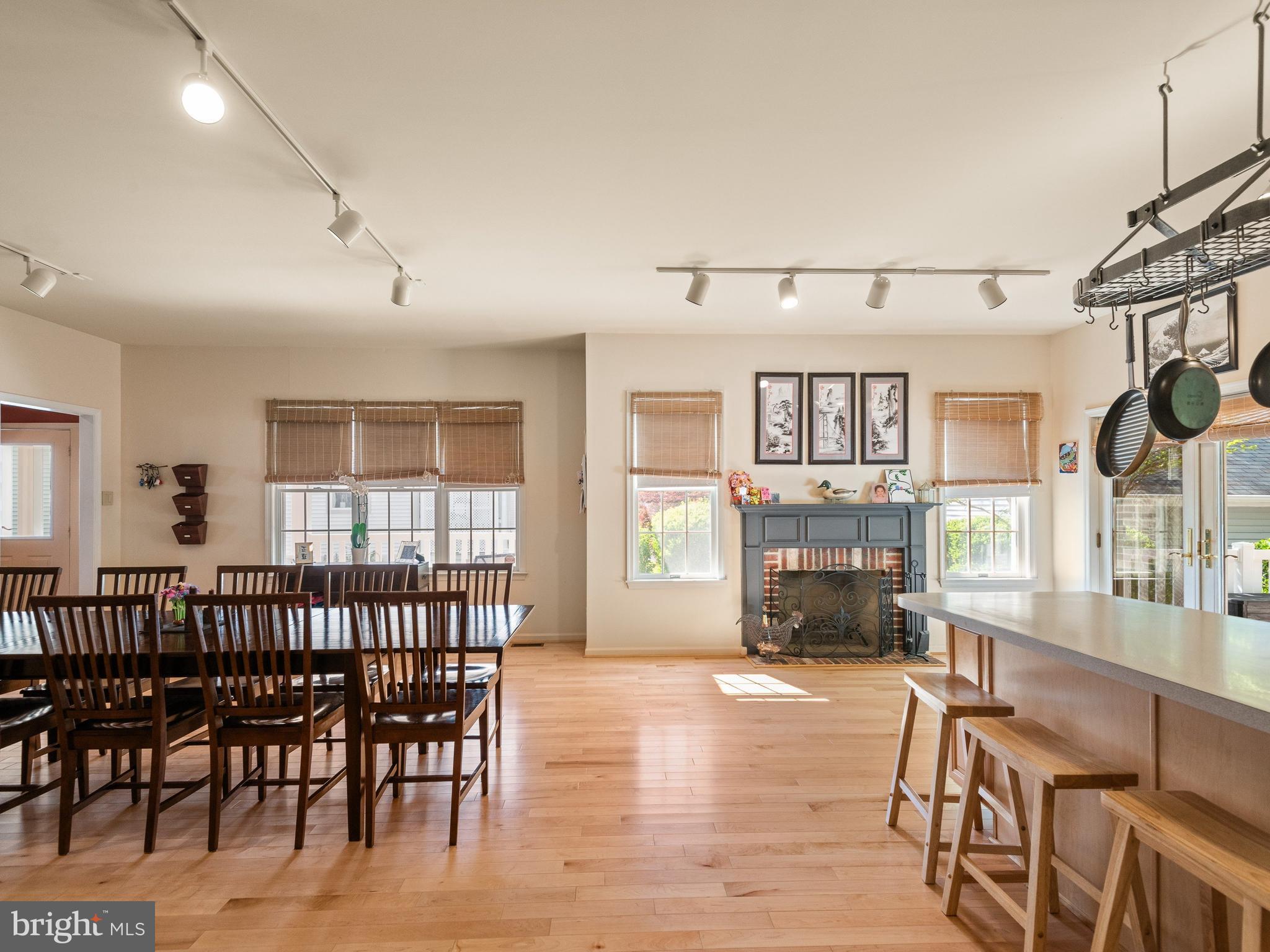 EAGLEVIEW - Residential