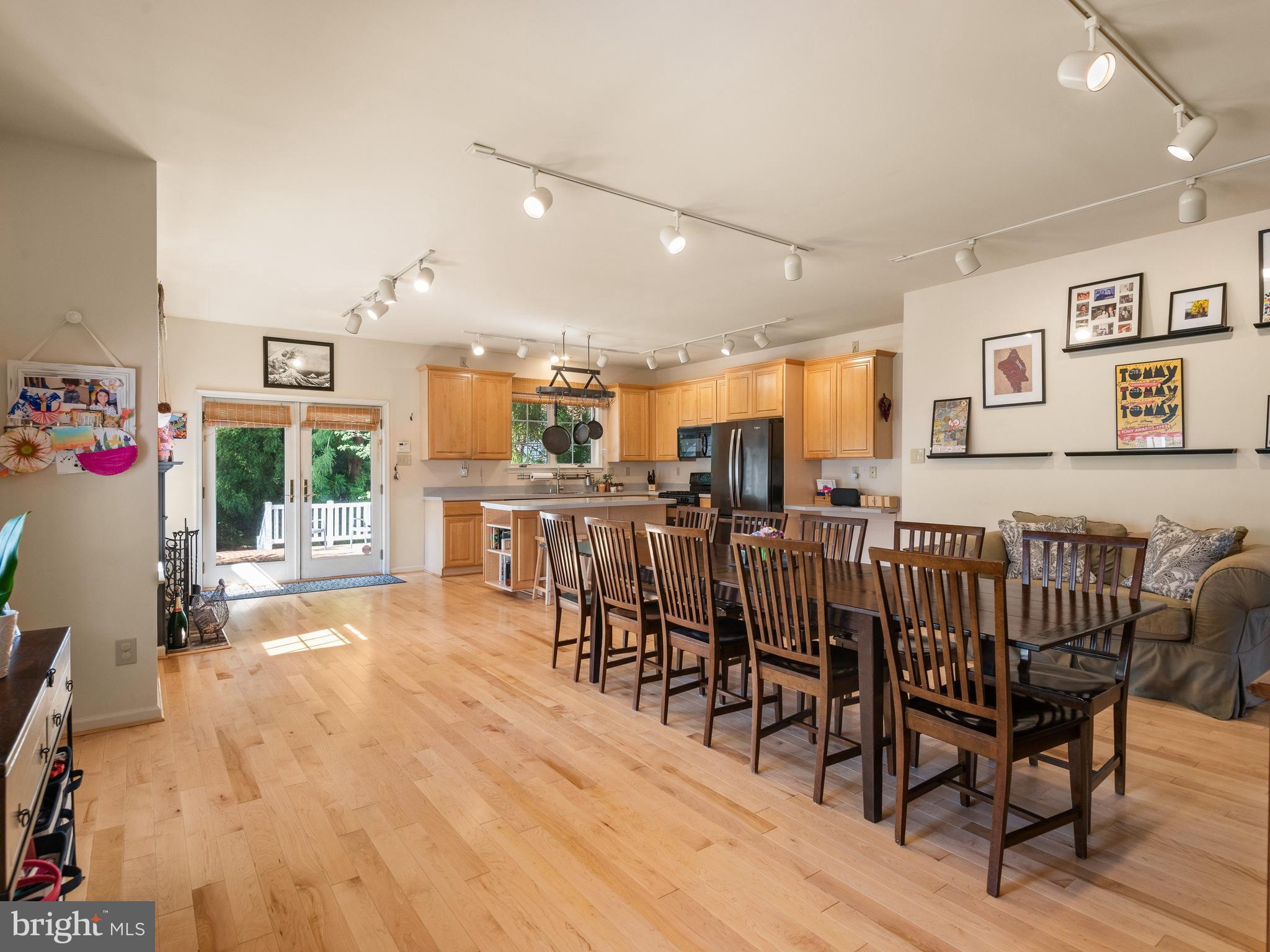 EAGLEVIEW - Residential