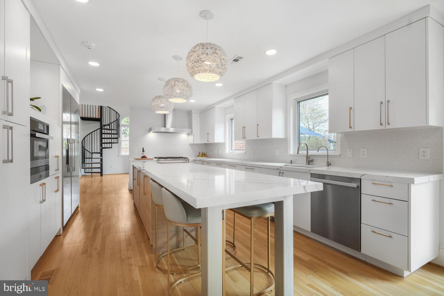 COUNTRY CLUB HILLS - Residential